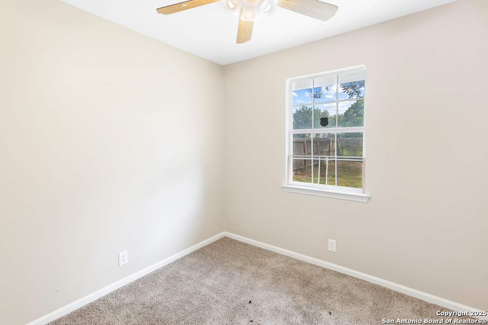 5611 Sir Gareth Dr