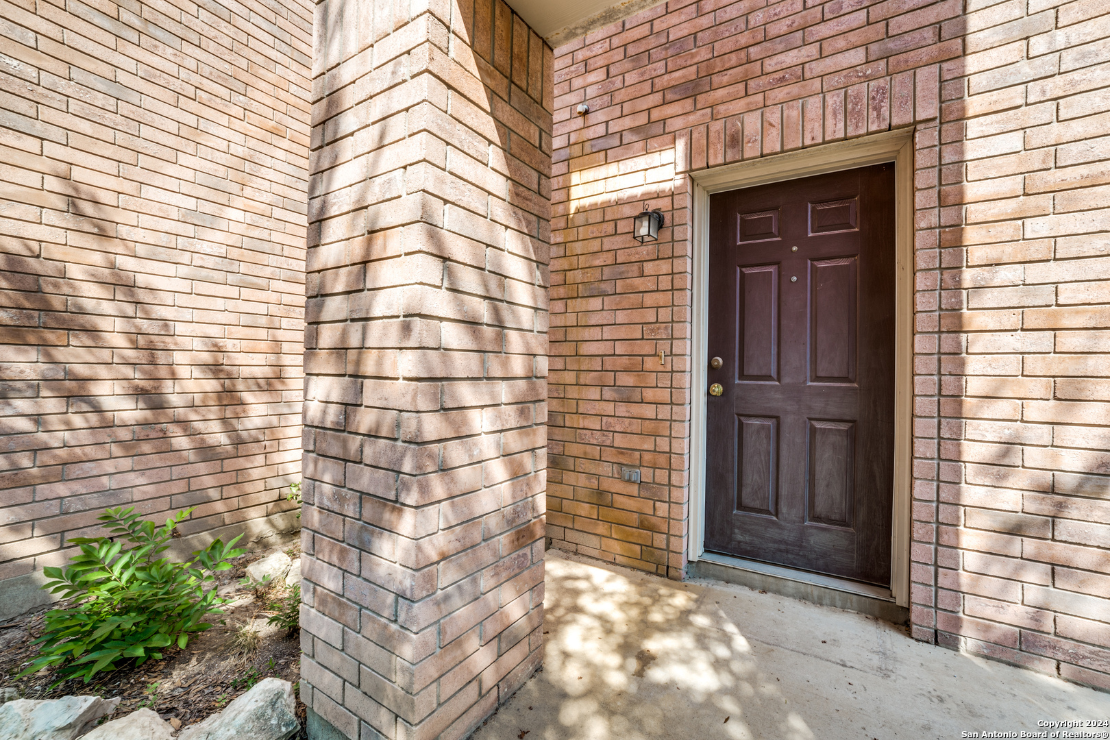 2815 BANDBURY OAK