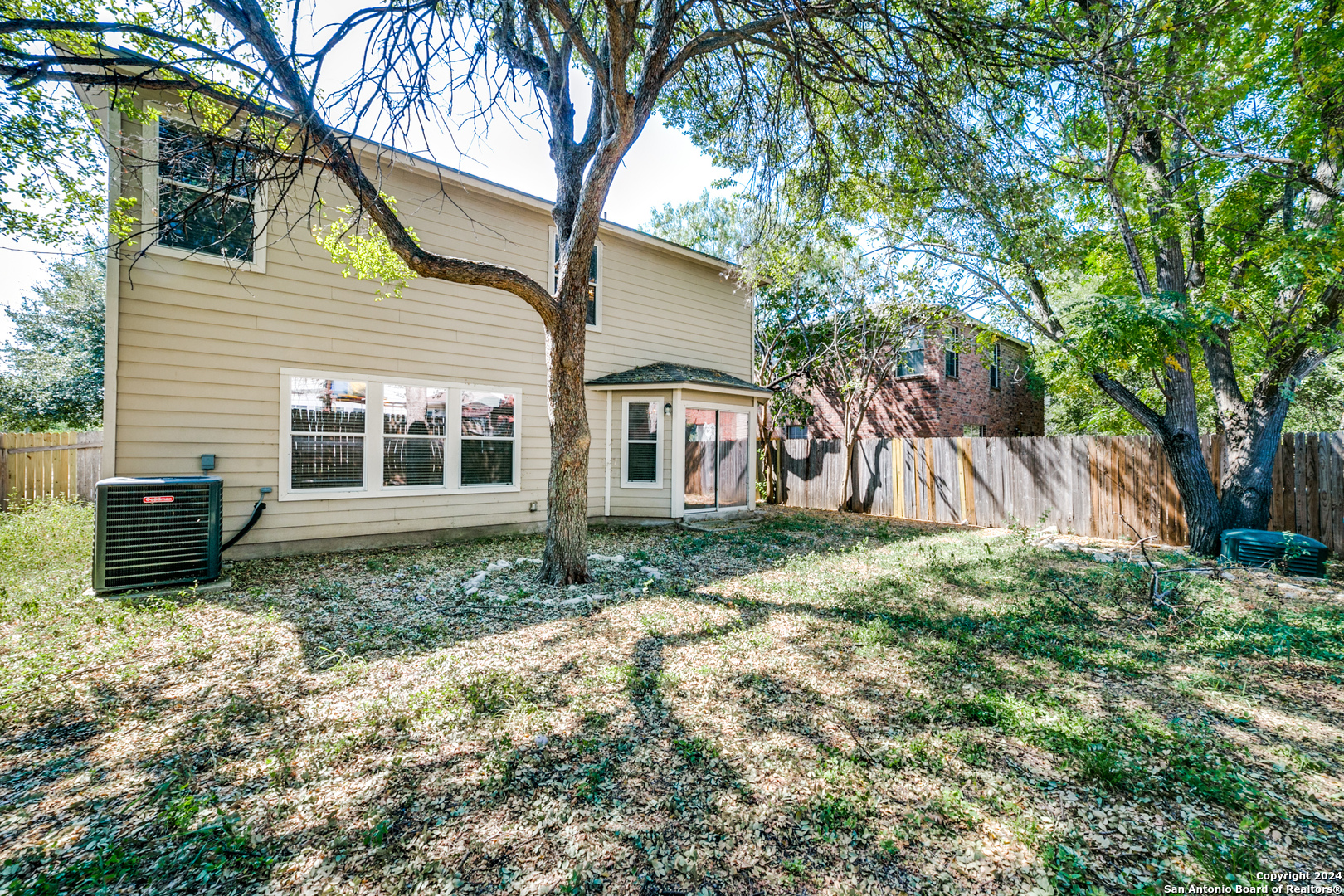 2815 BANDBURY OAK