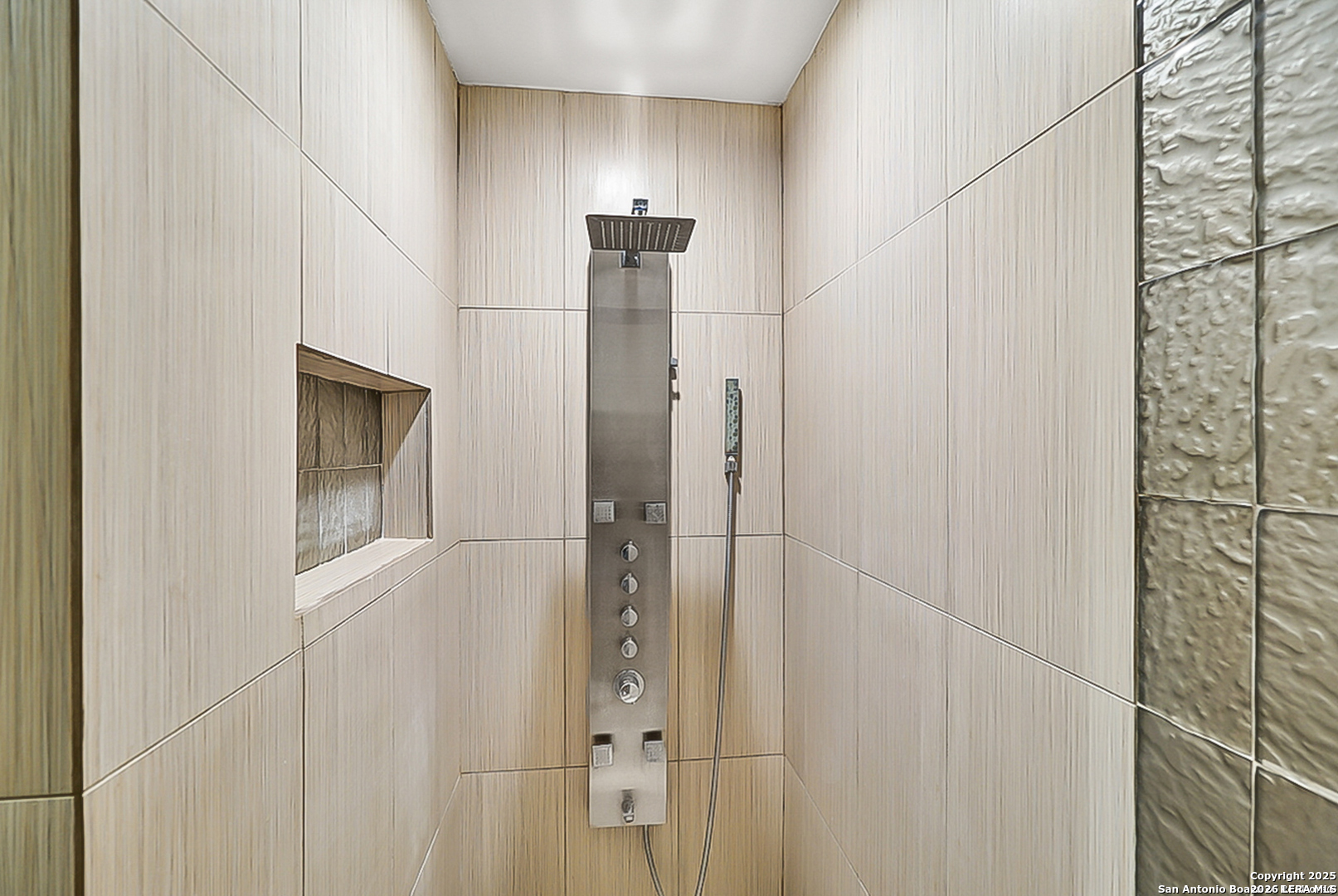 102 Ruelle Unit 208D