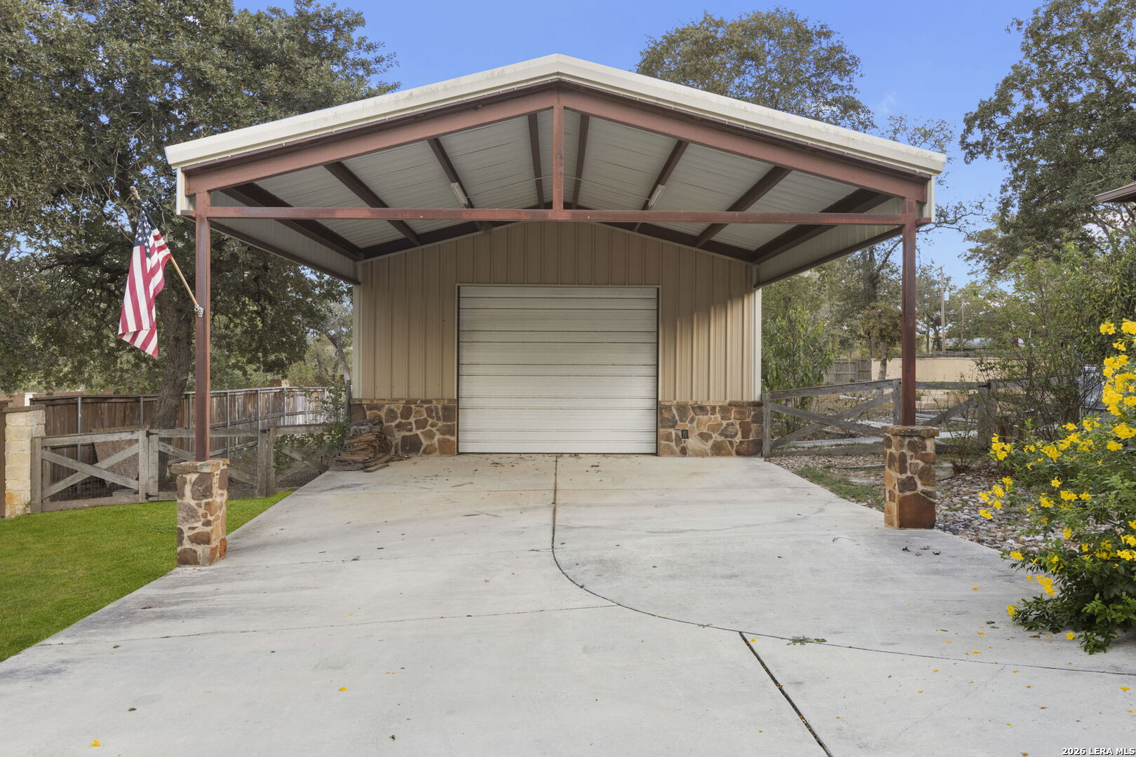 116 Hidden Forest DR