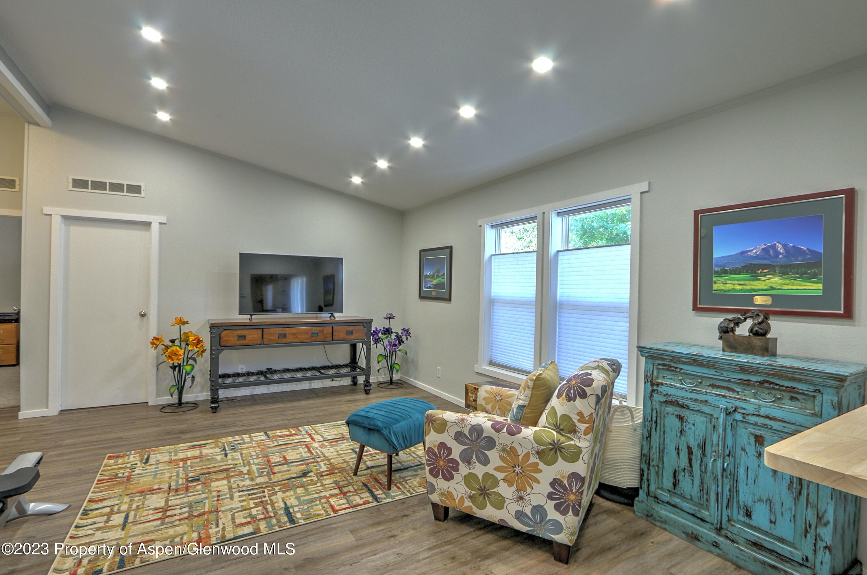 675 Orchard Ave