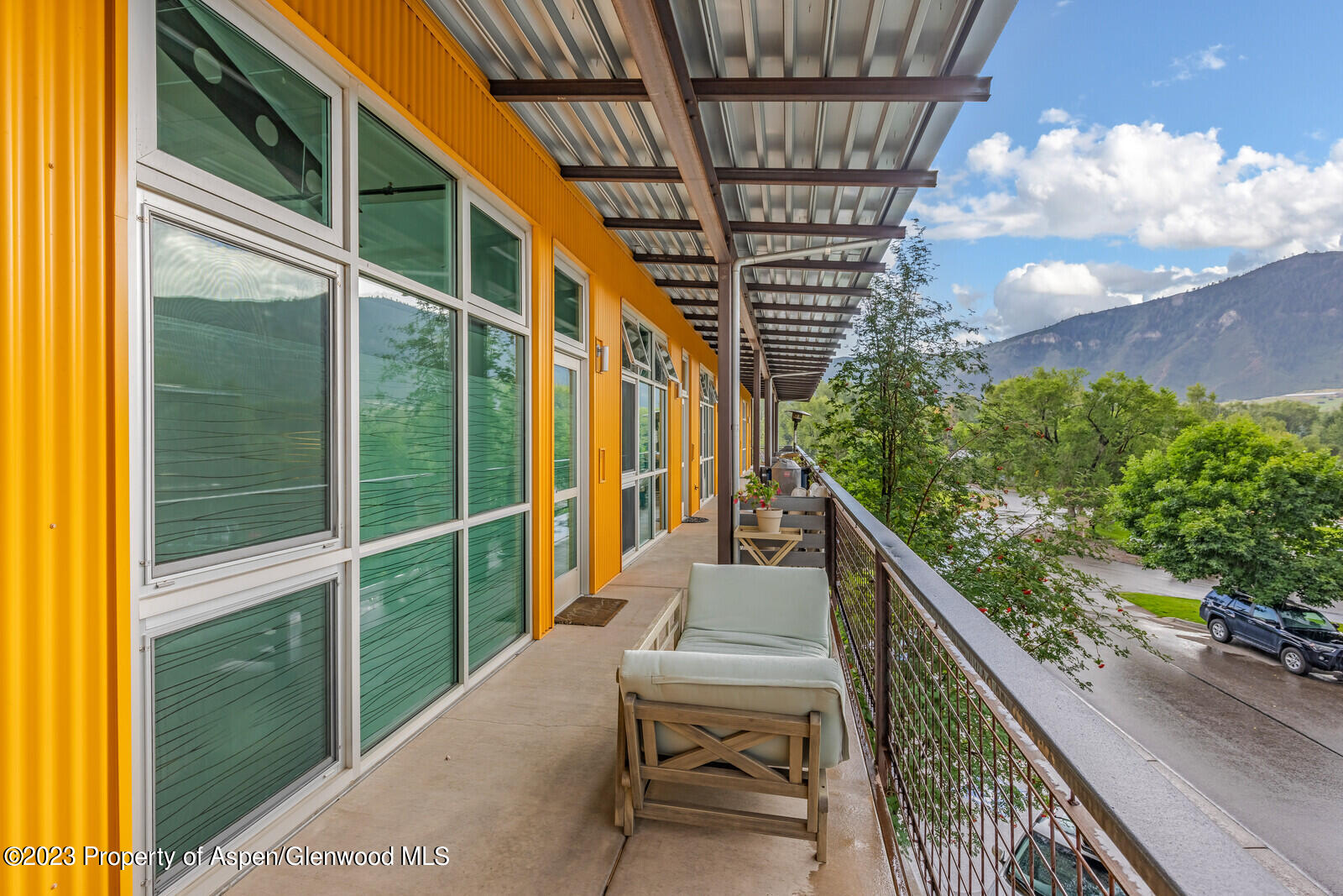 28 Widget Street, 415