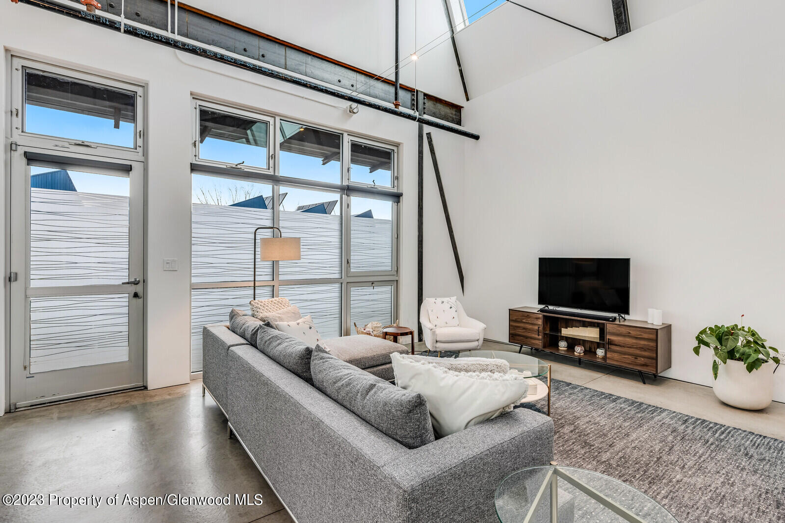 28 Widget Street, 415