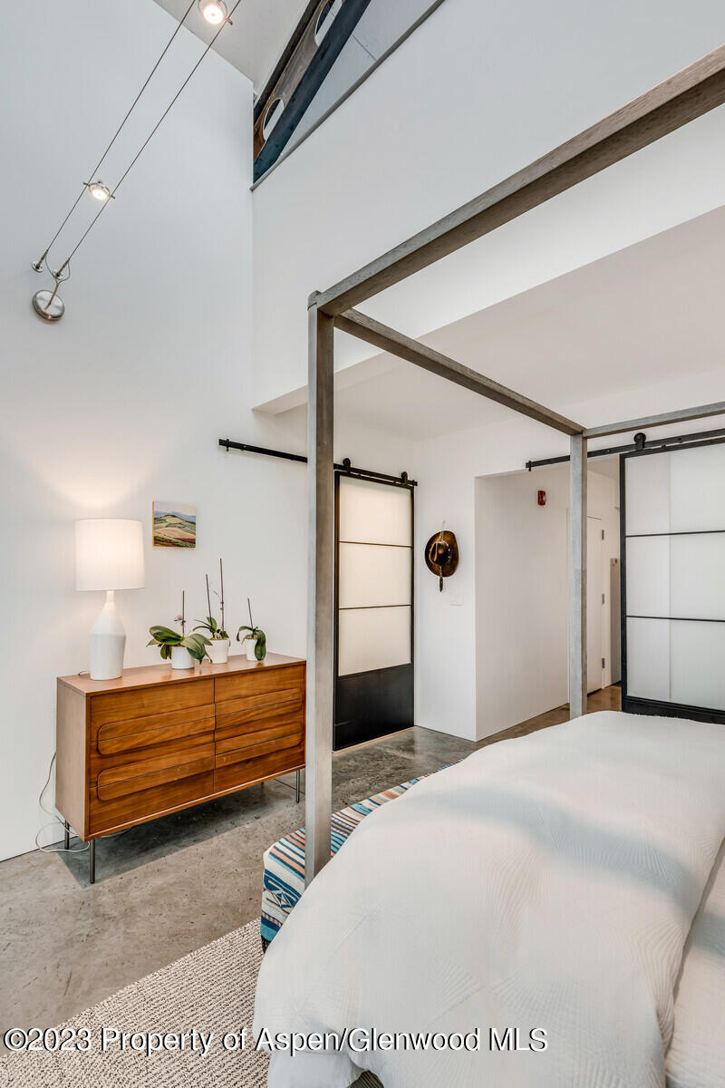 28 Widget Street, 415
