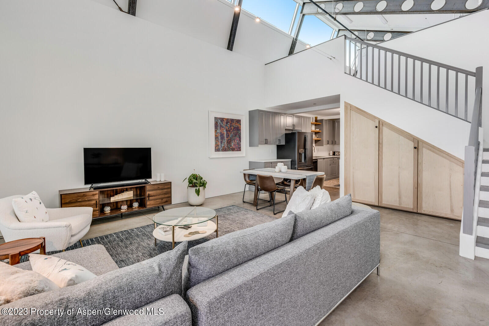 28 Widget Street, 415