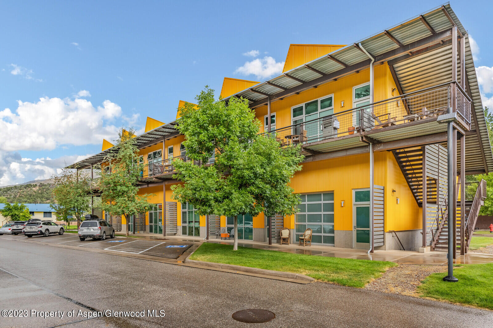 28 Widget Street, 415