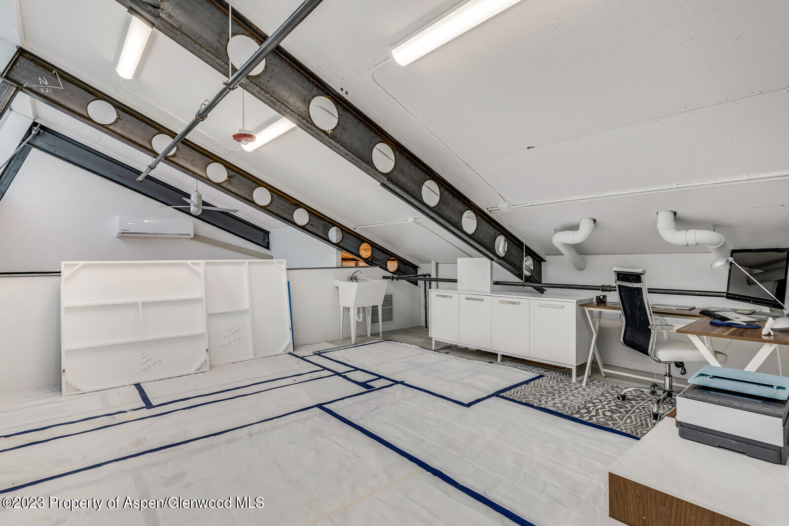 28 Widget Street, 415