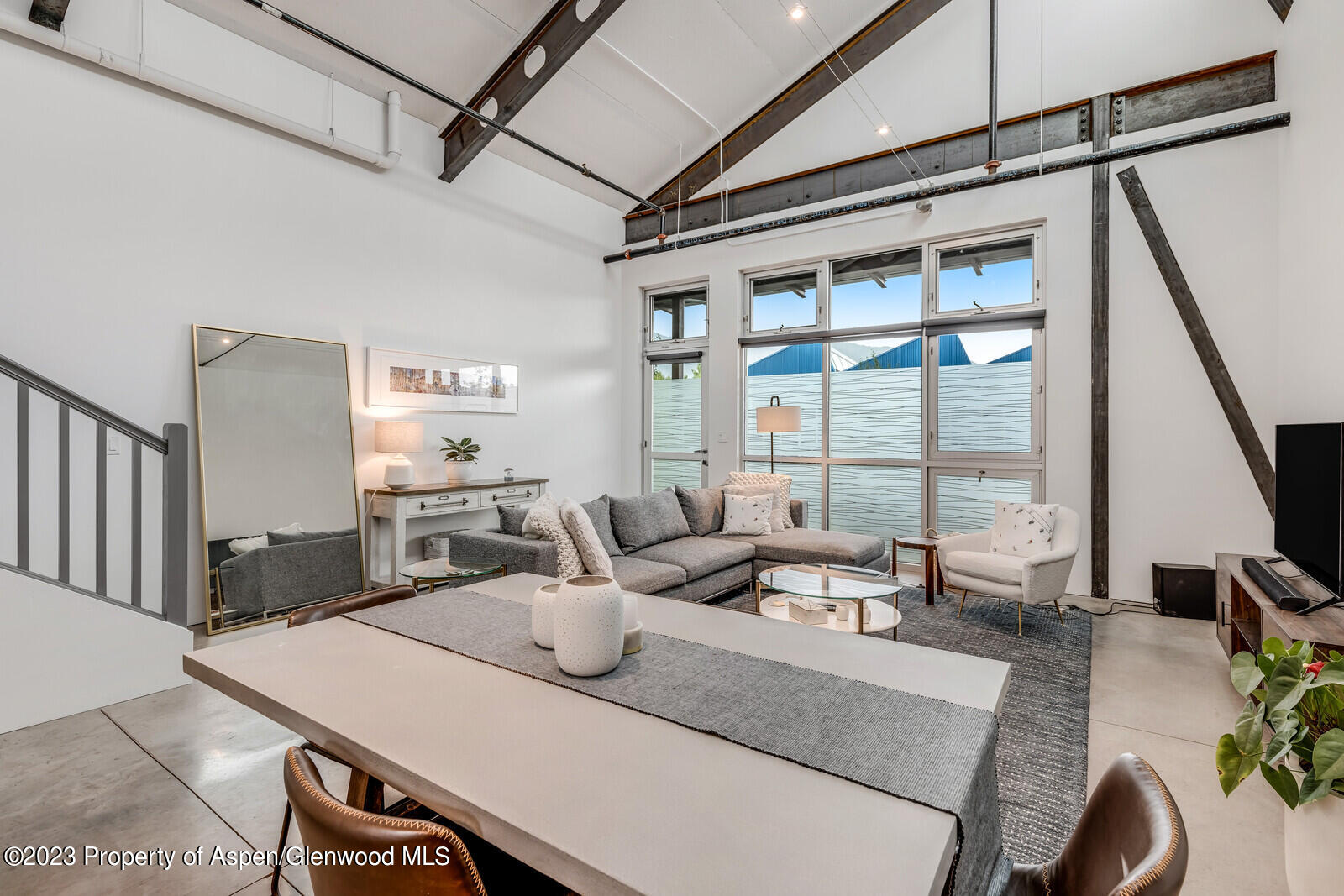 28 Widget Street, 415