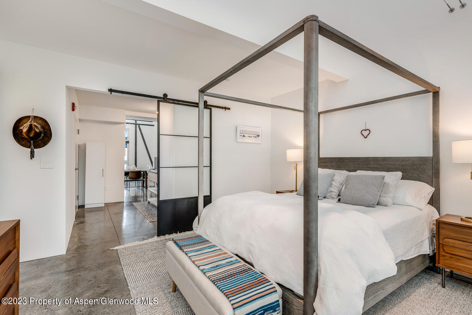 28 Widget Street, 415