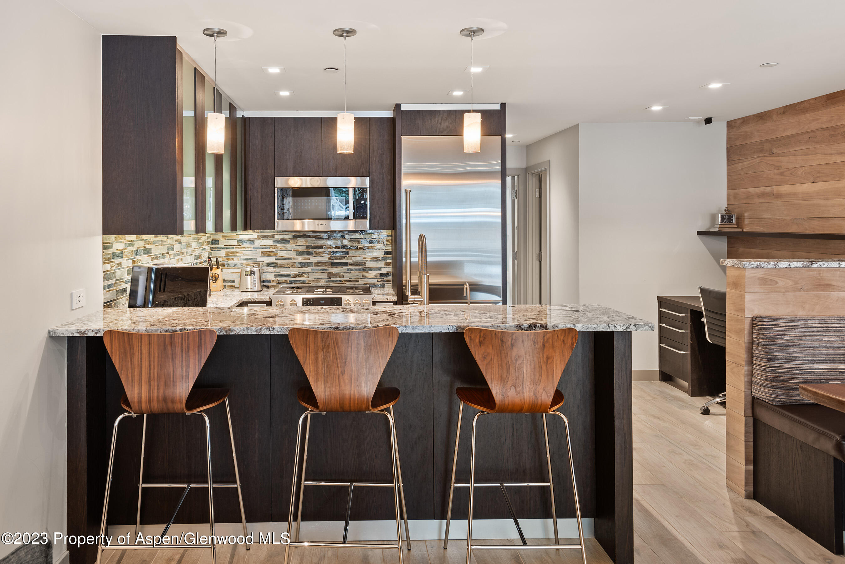 100 E Cooper Avenue, 4