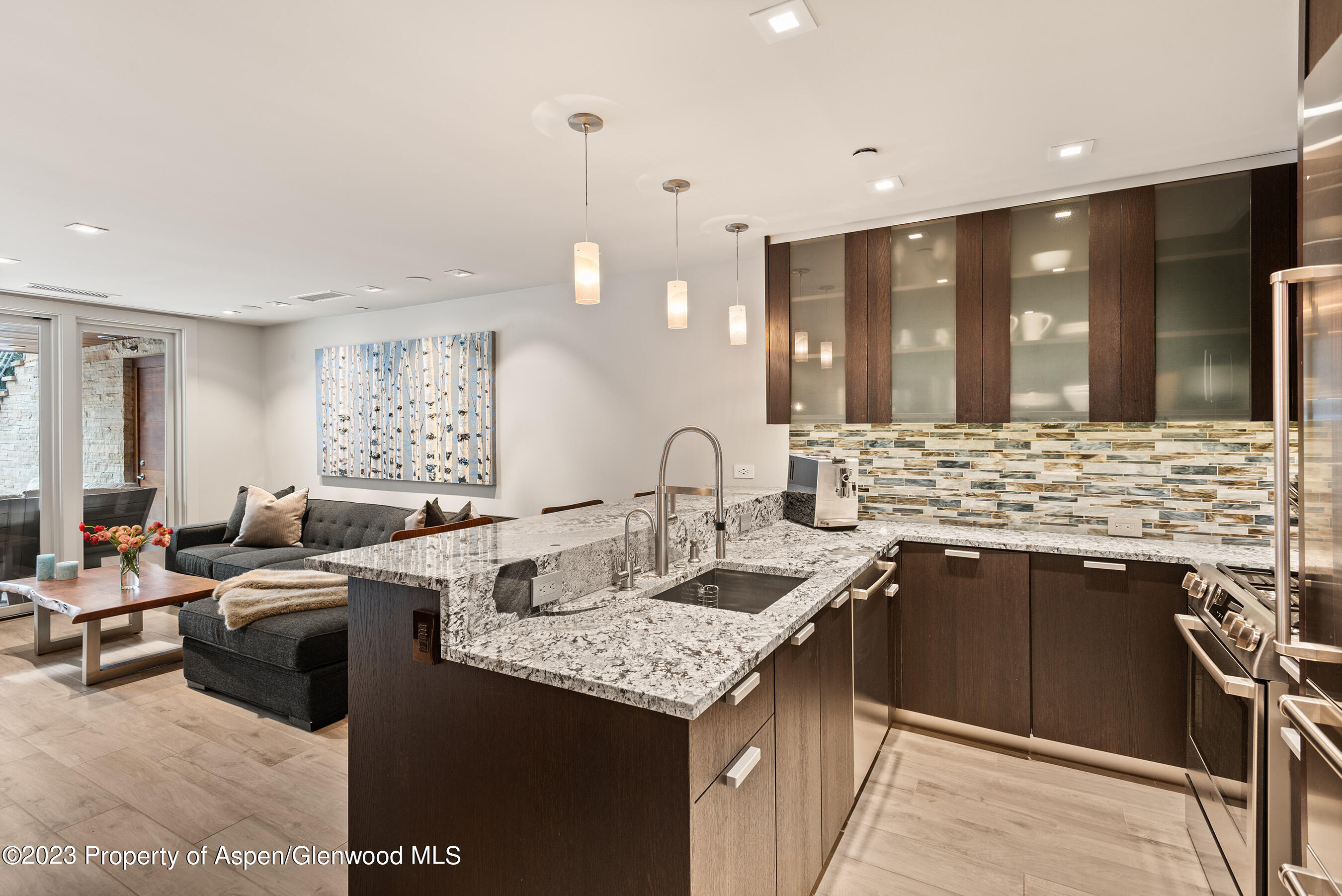 100 E Cooper Avenue, 4