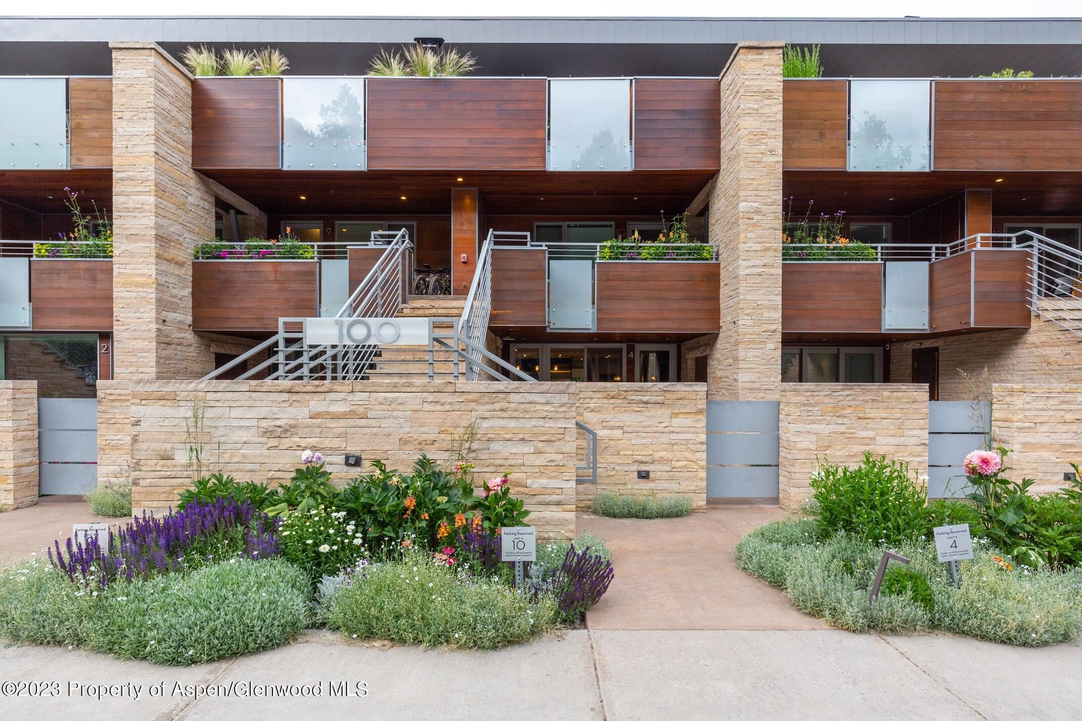 100 E Cooper Avenue, 4