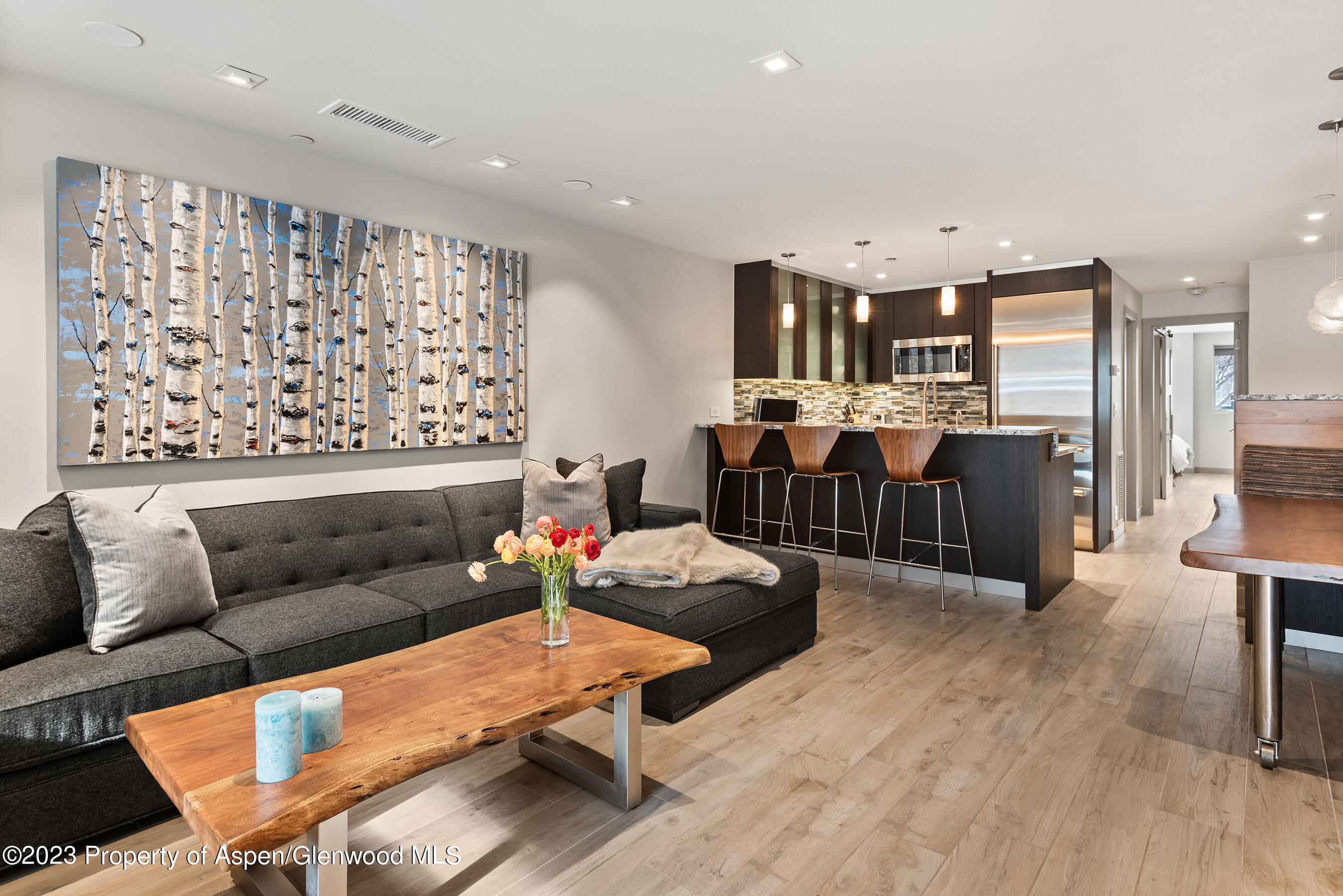 100 E Cooper Avenue, 4