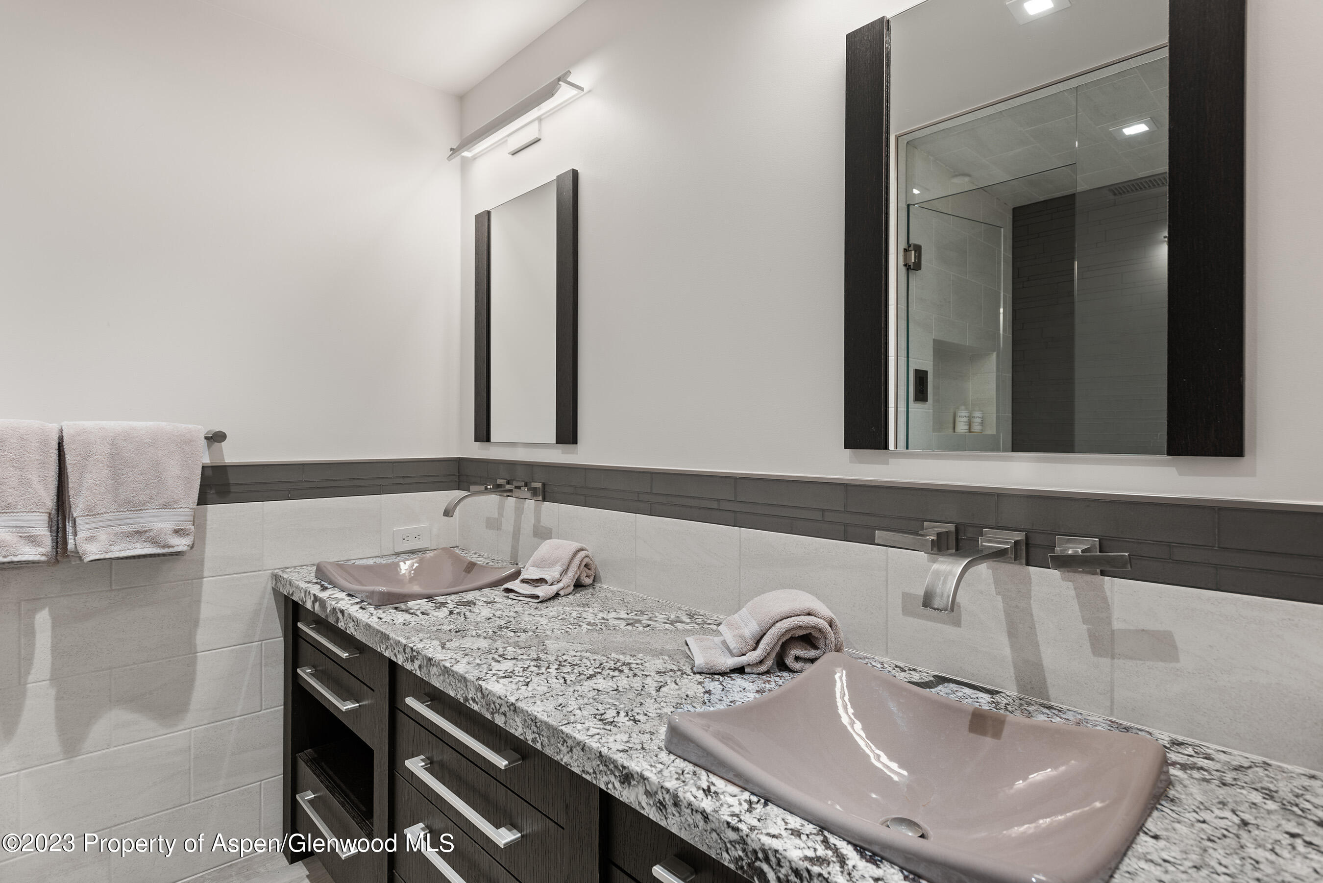 100 E Cooper Avenue, 4