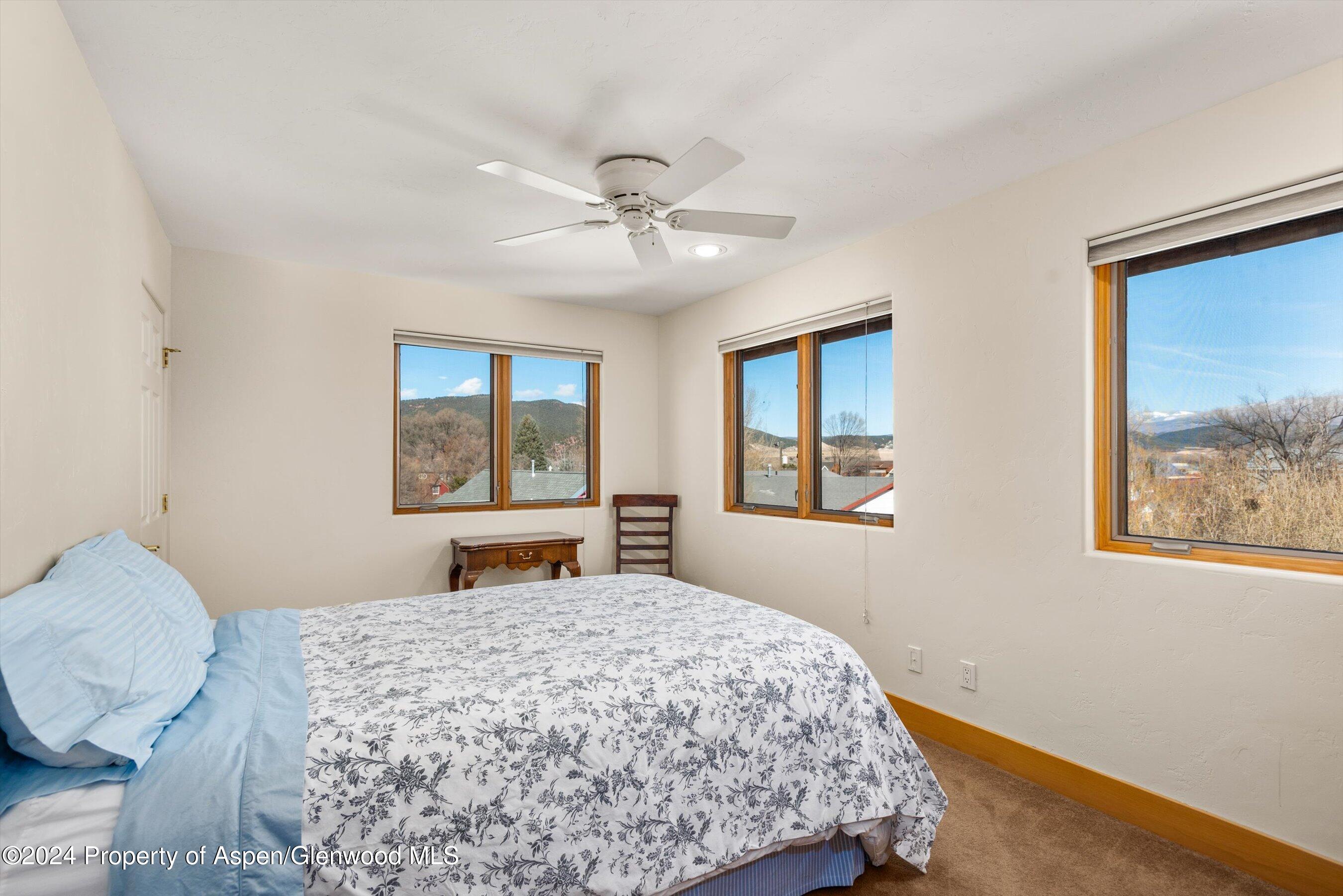 64 N 8TH Street