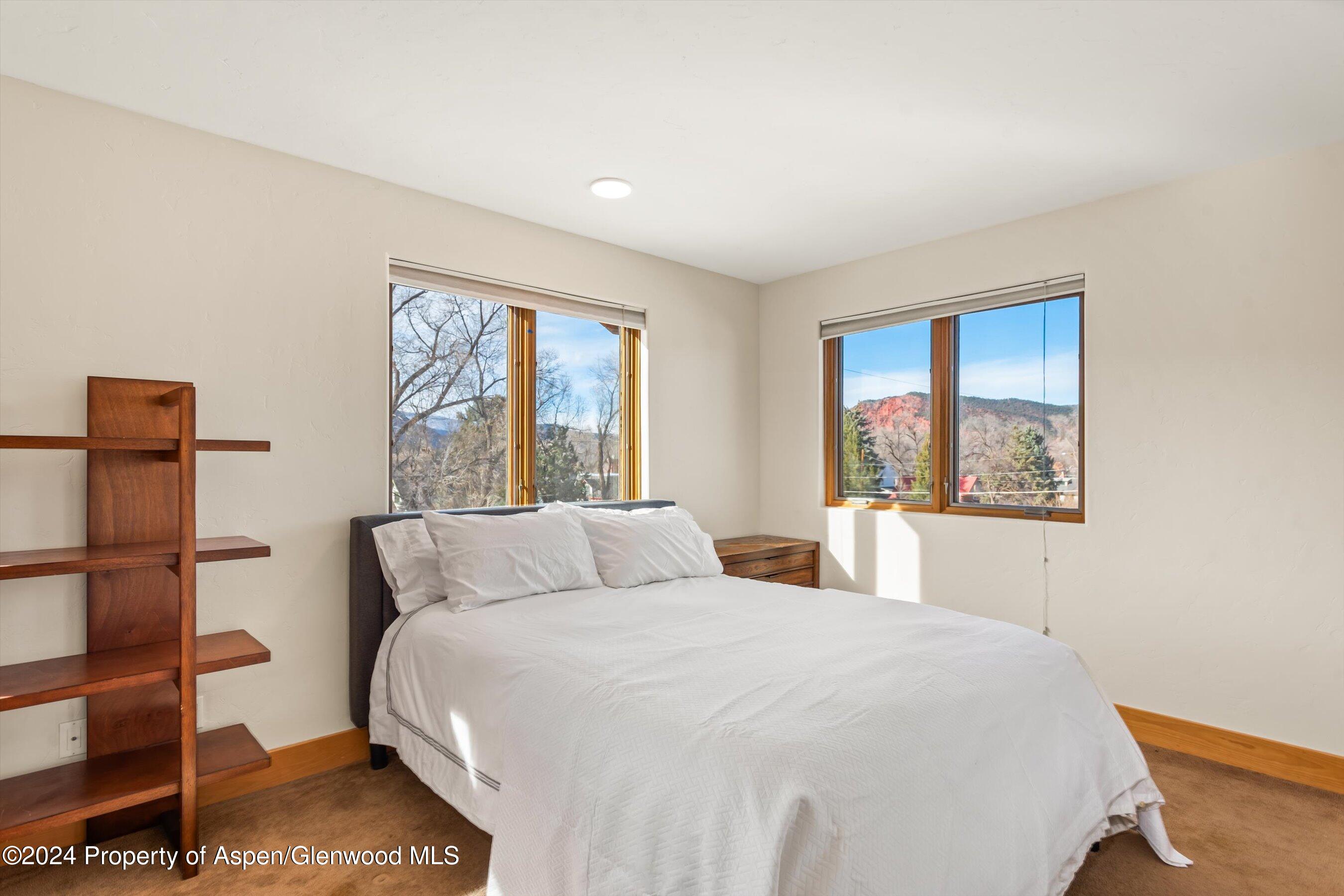 64 N 8TH Street