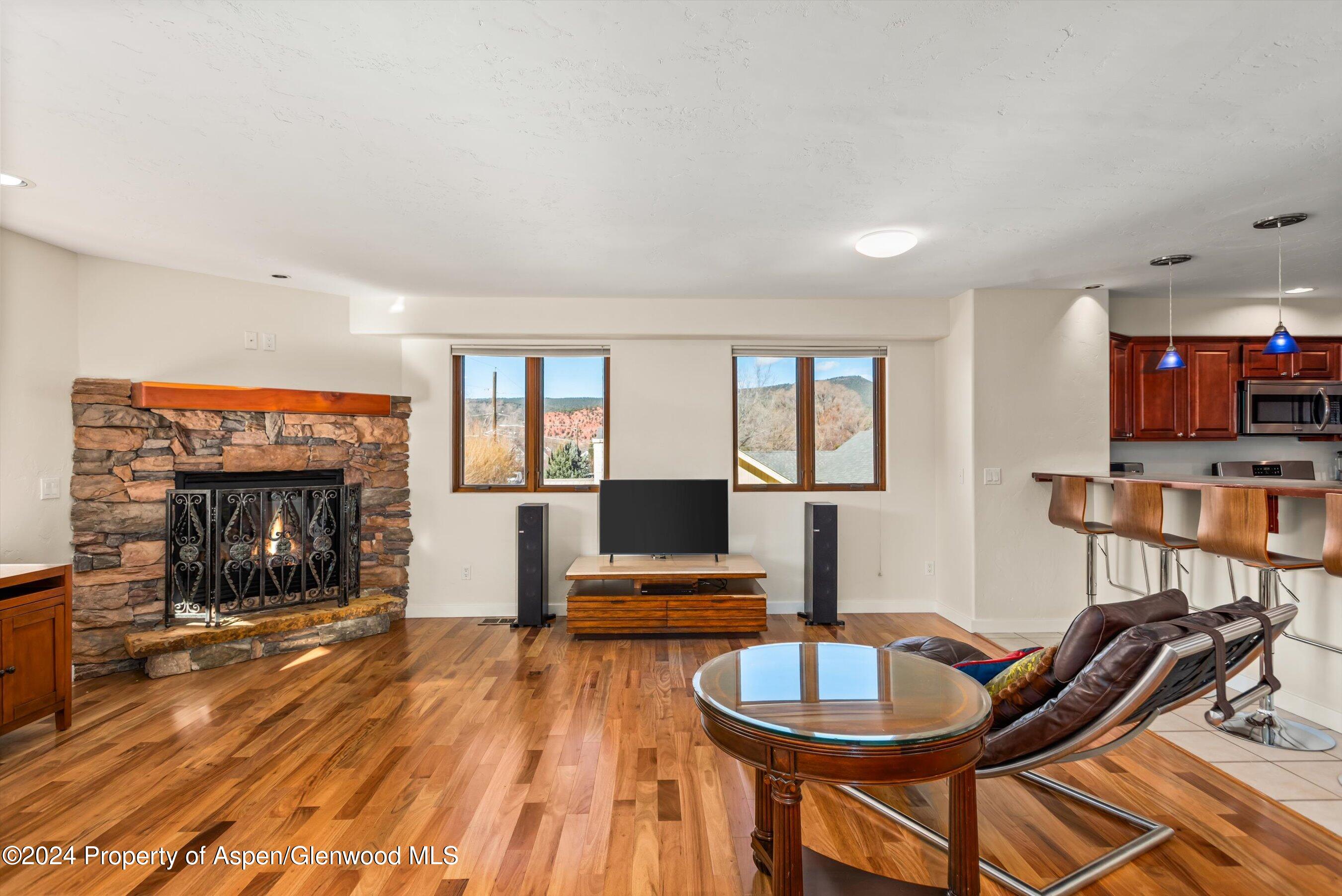 64 N 8TH Street