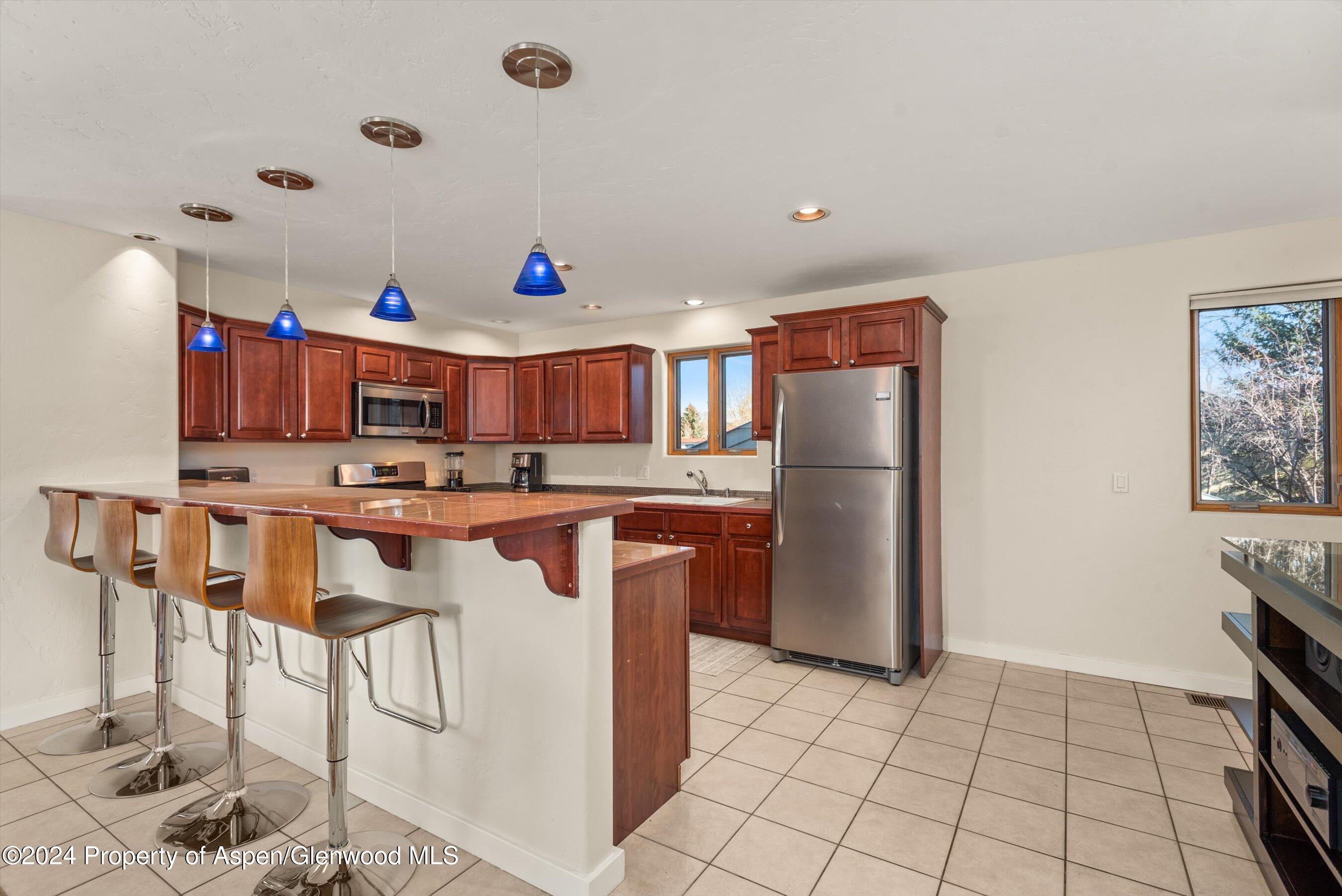 64 N 8TH Street