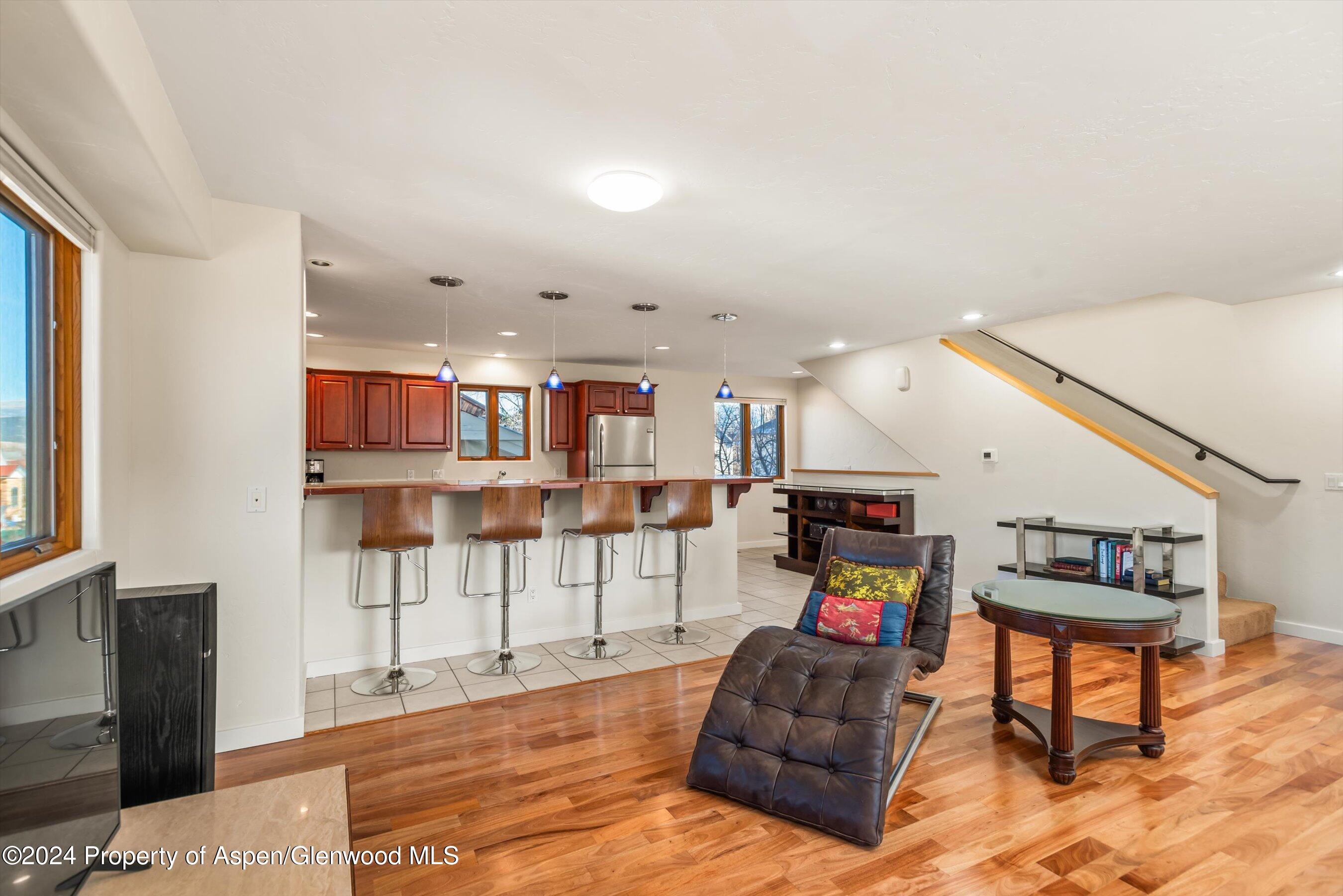 64 N 8TH Street