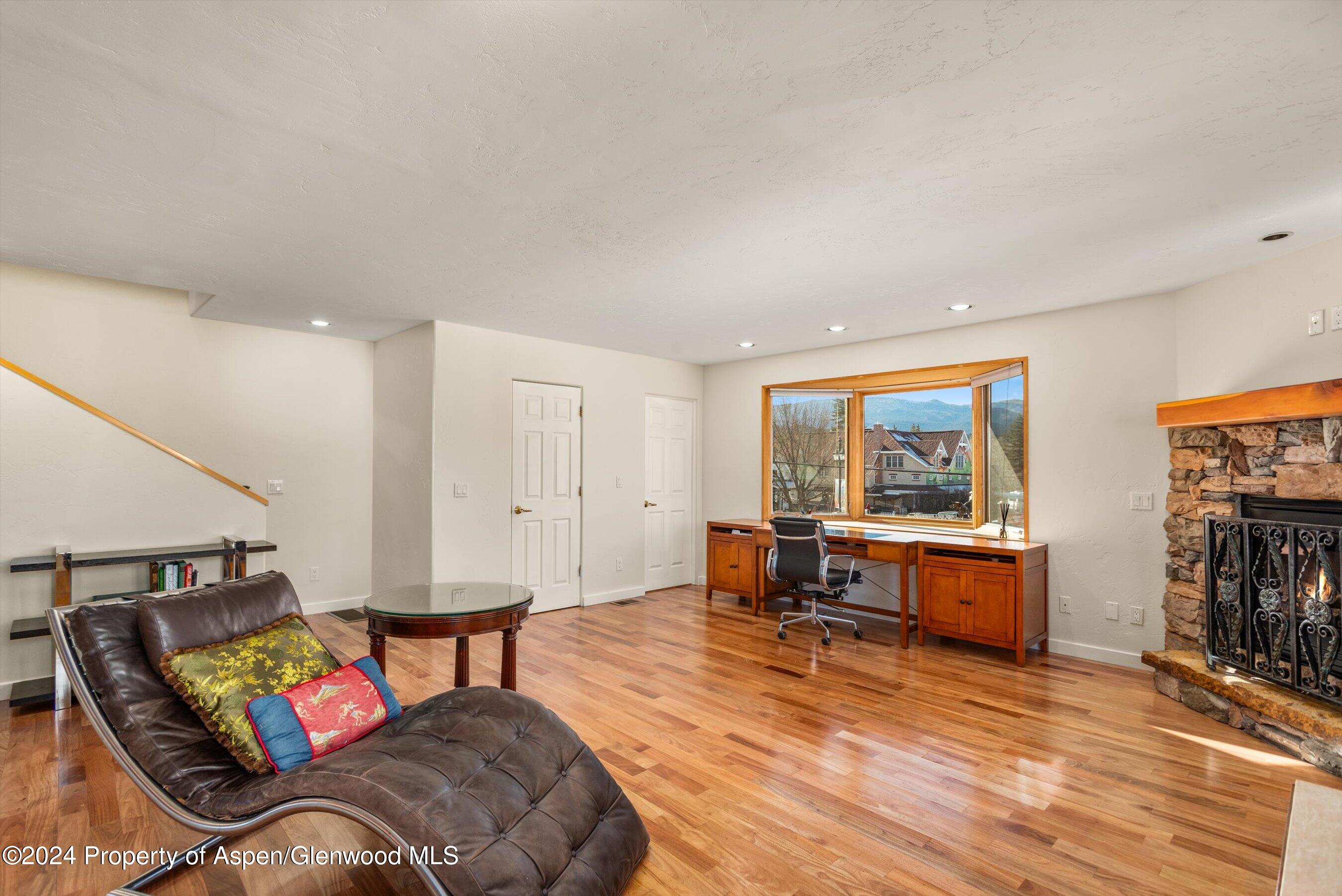 64 N 8TH Street