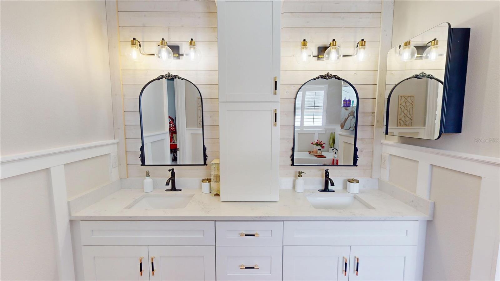 4801 MAJESTIC HILLS LOOP