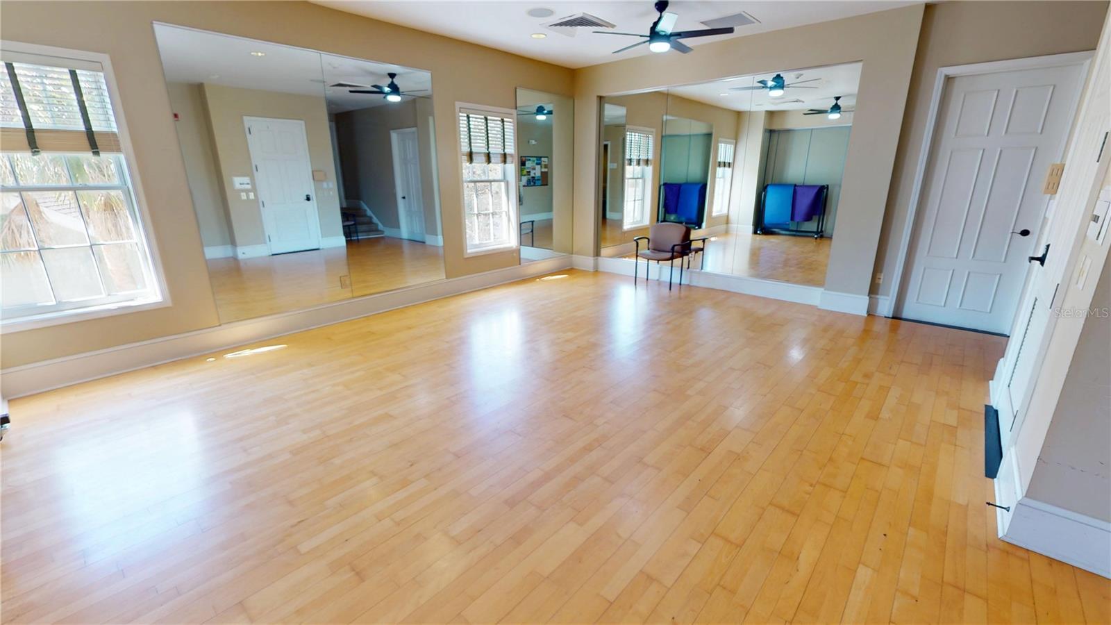 4801 MAJESTIC HILLS LOOP