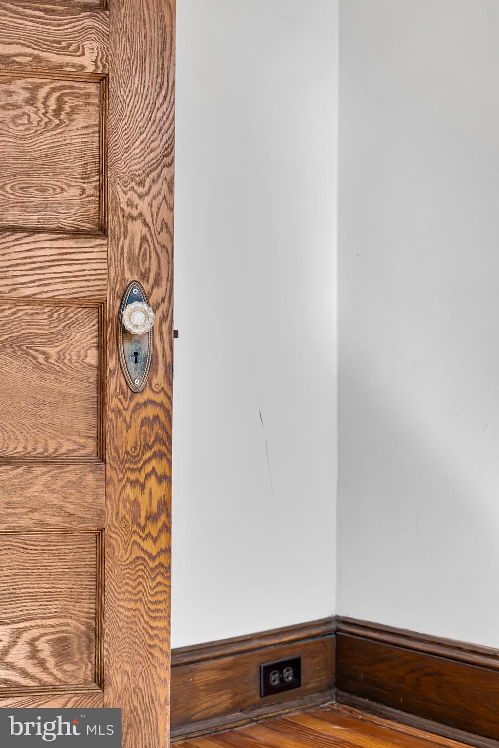 1358 E CAPITOL STREET NE