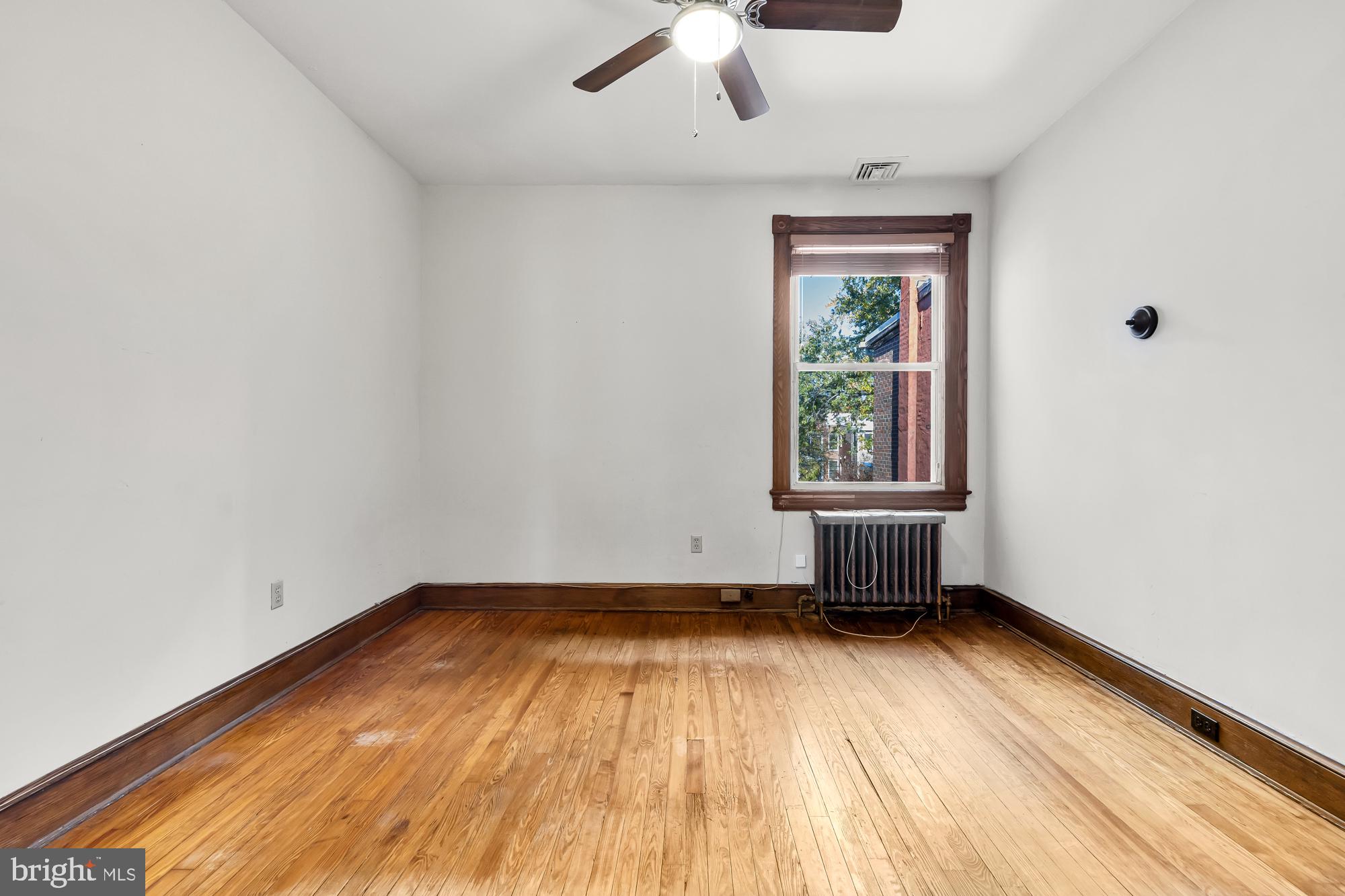 1358 E CAPITOL STREET NE