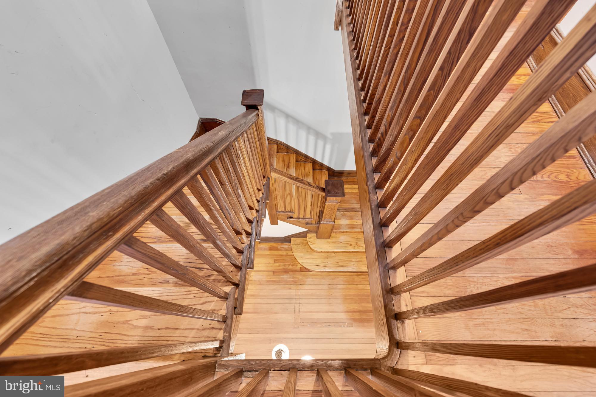 1358 E CAPITOL STREET NE