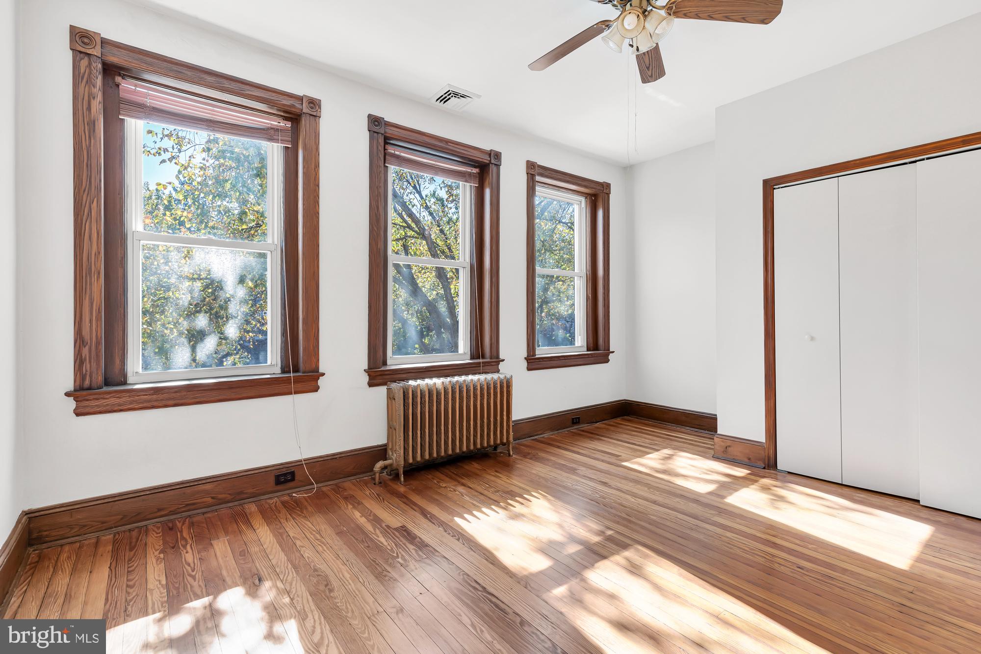 1358 E CAPITOL STREET NE