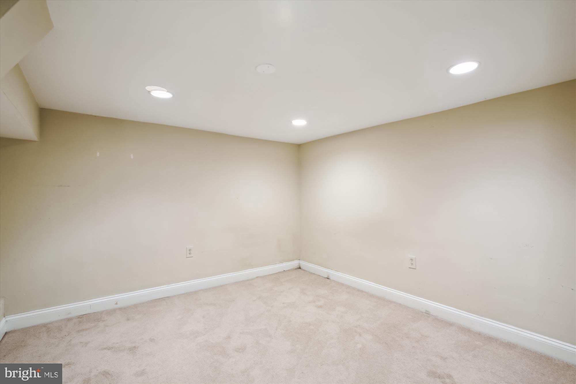 752 HARVARD STREET NW