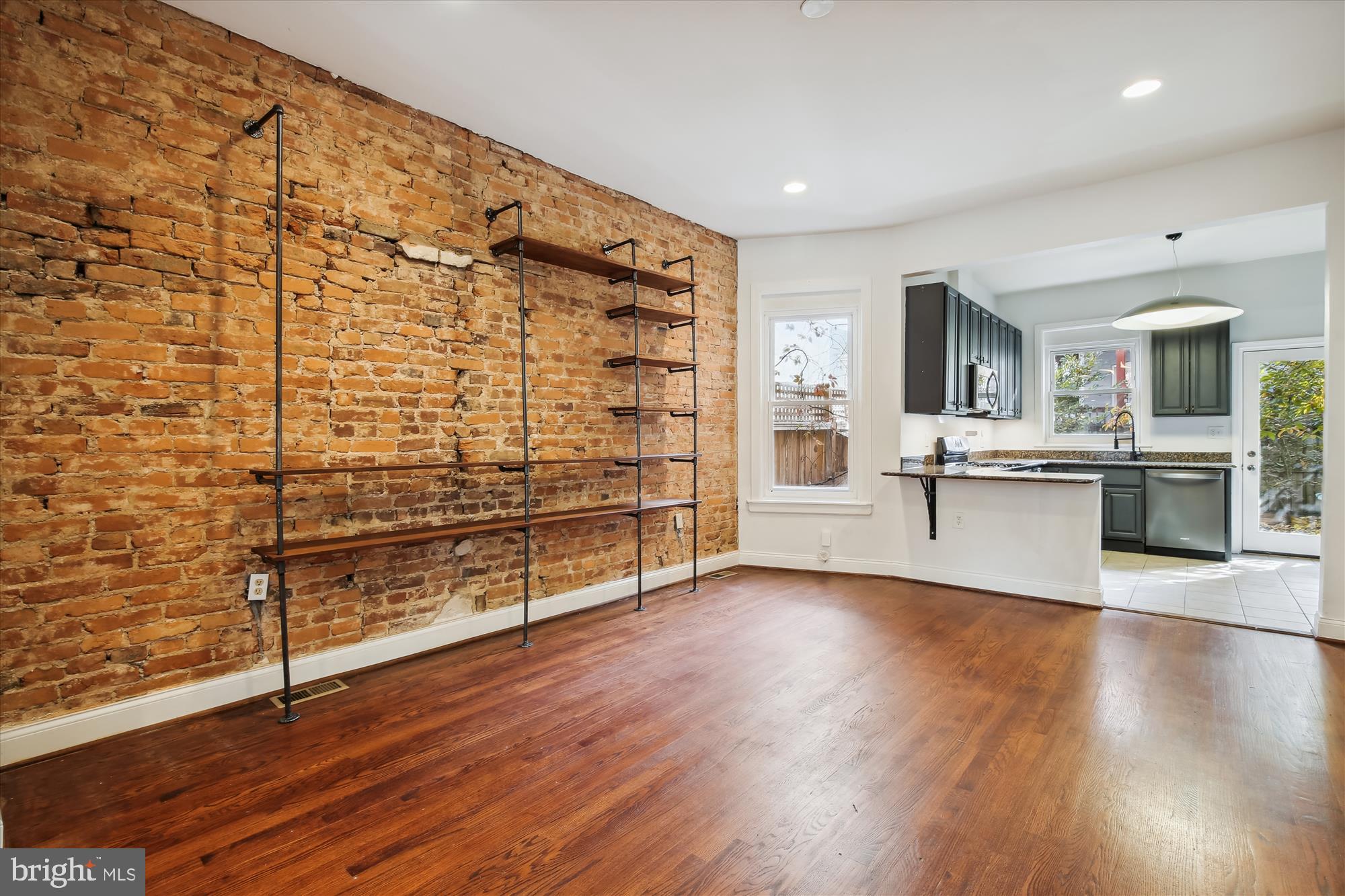 752 HARVARD STREET NW