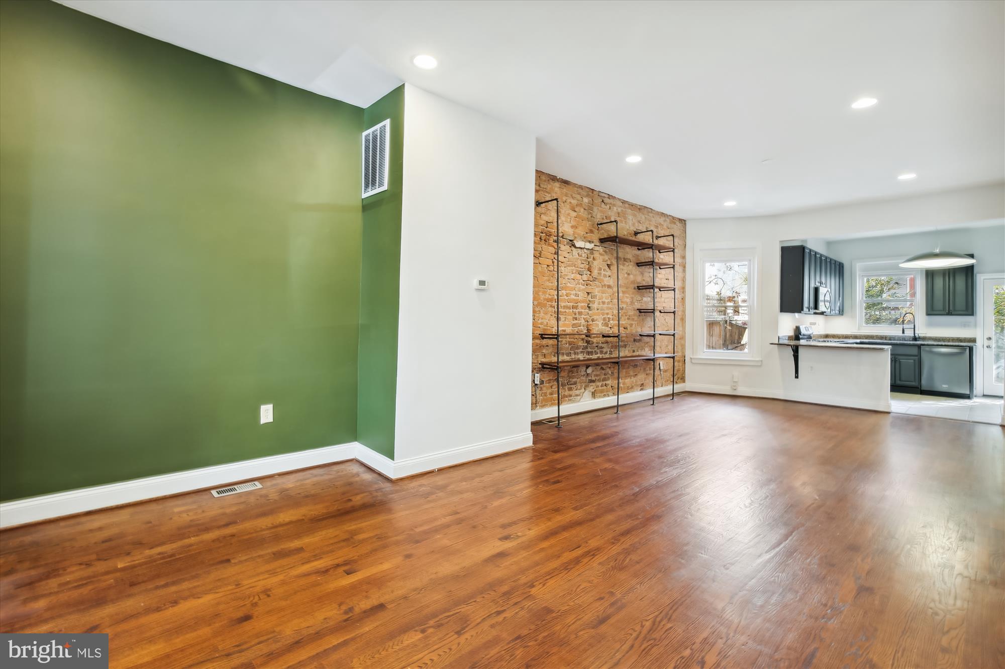 752 HARVARD STREET NW