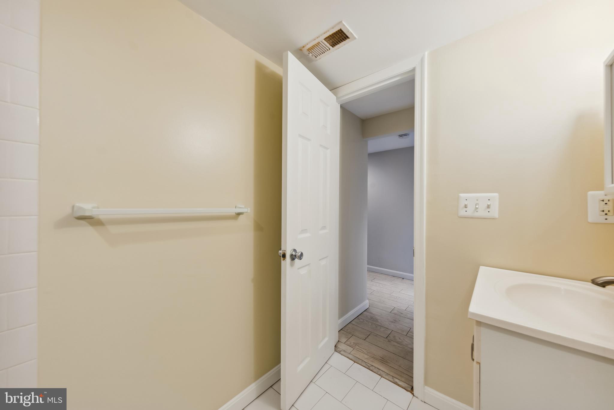 4503 15TH STREET NW B