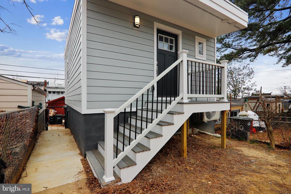 314 VARNUM STREET NW #2