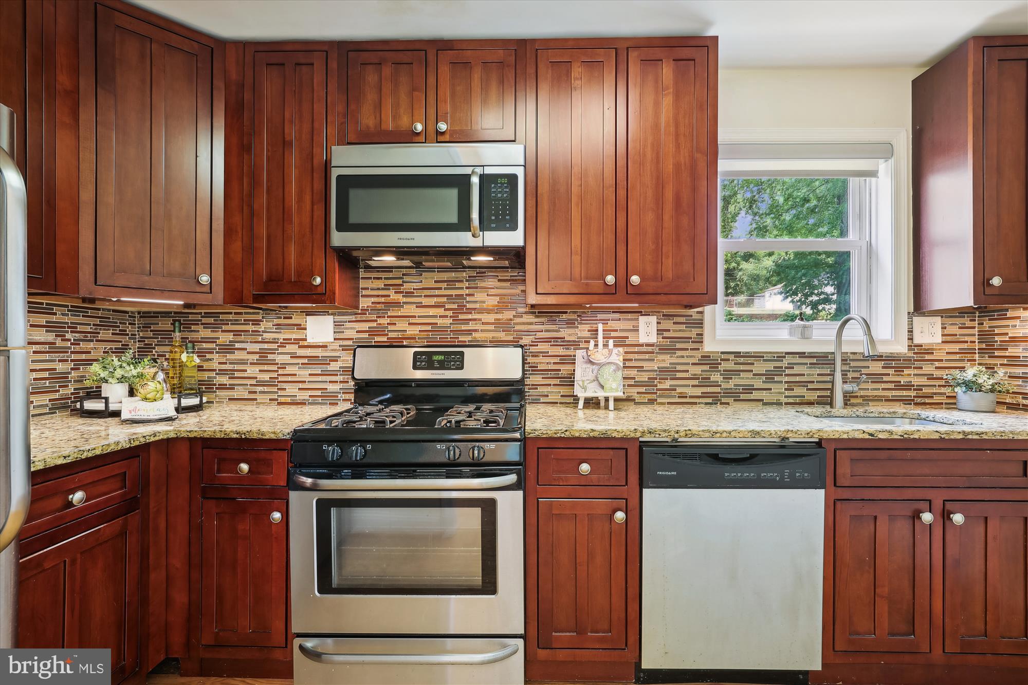 338 PEABODY STREET NE