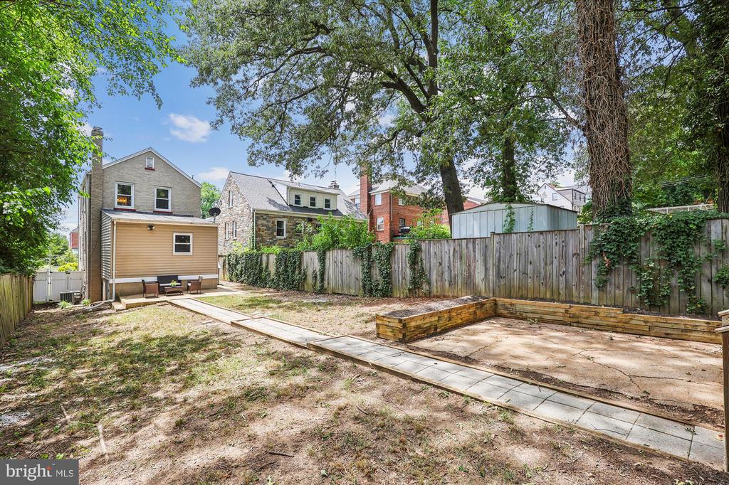 338 PEABODY STREET NE