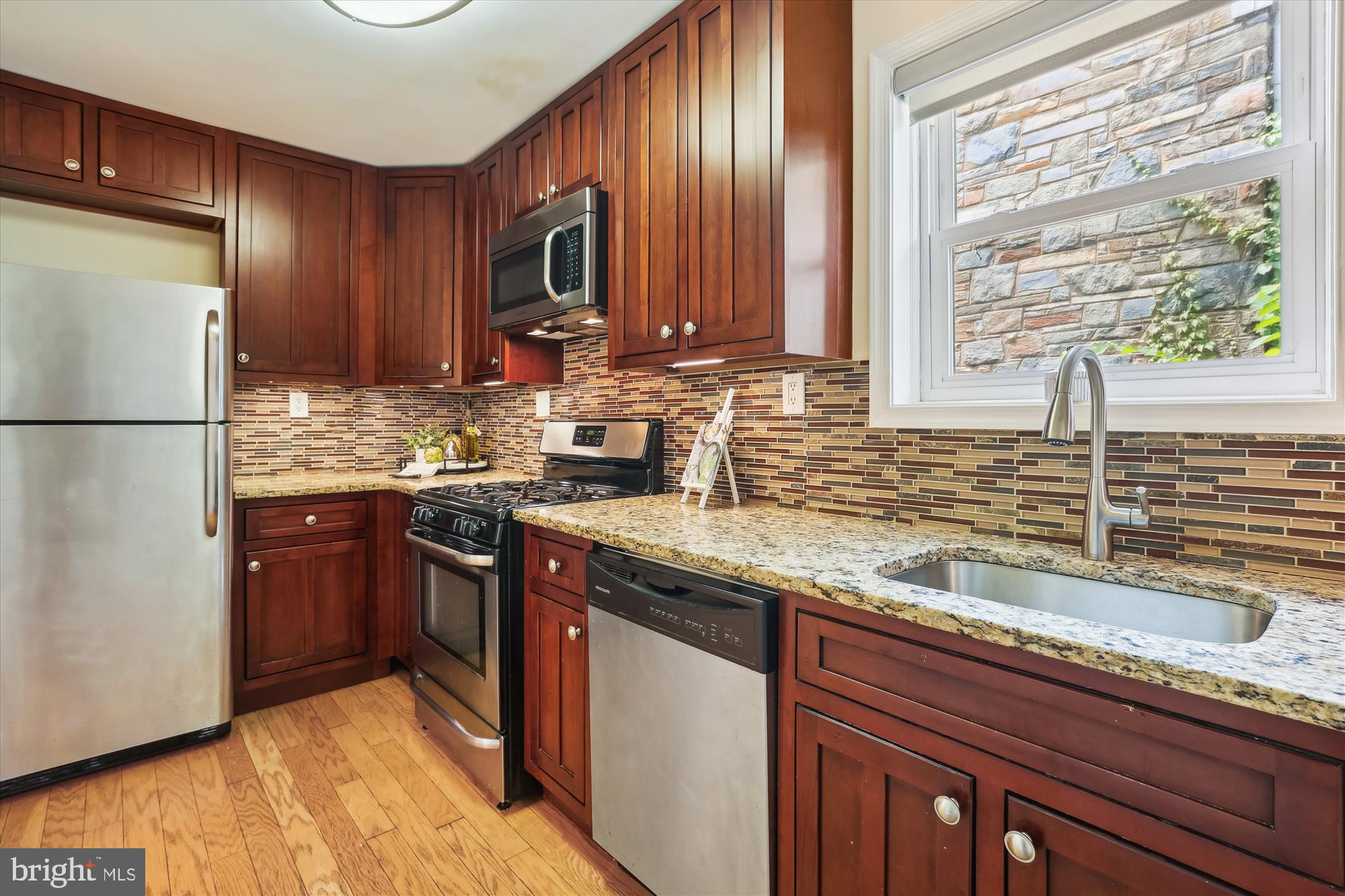 338 PEABODY STREET NE