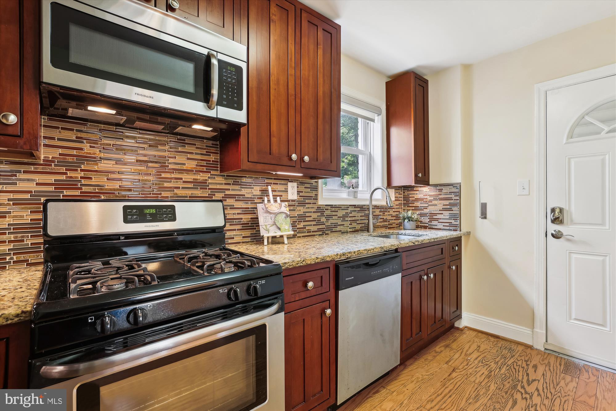 338 PEABODY STREET NE