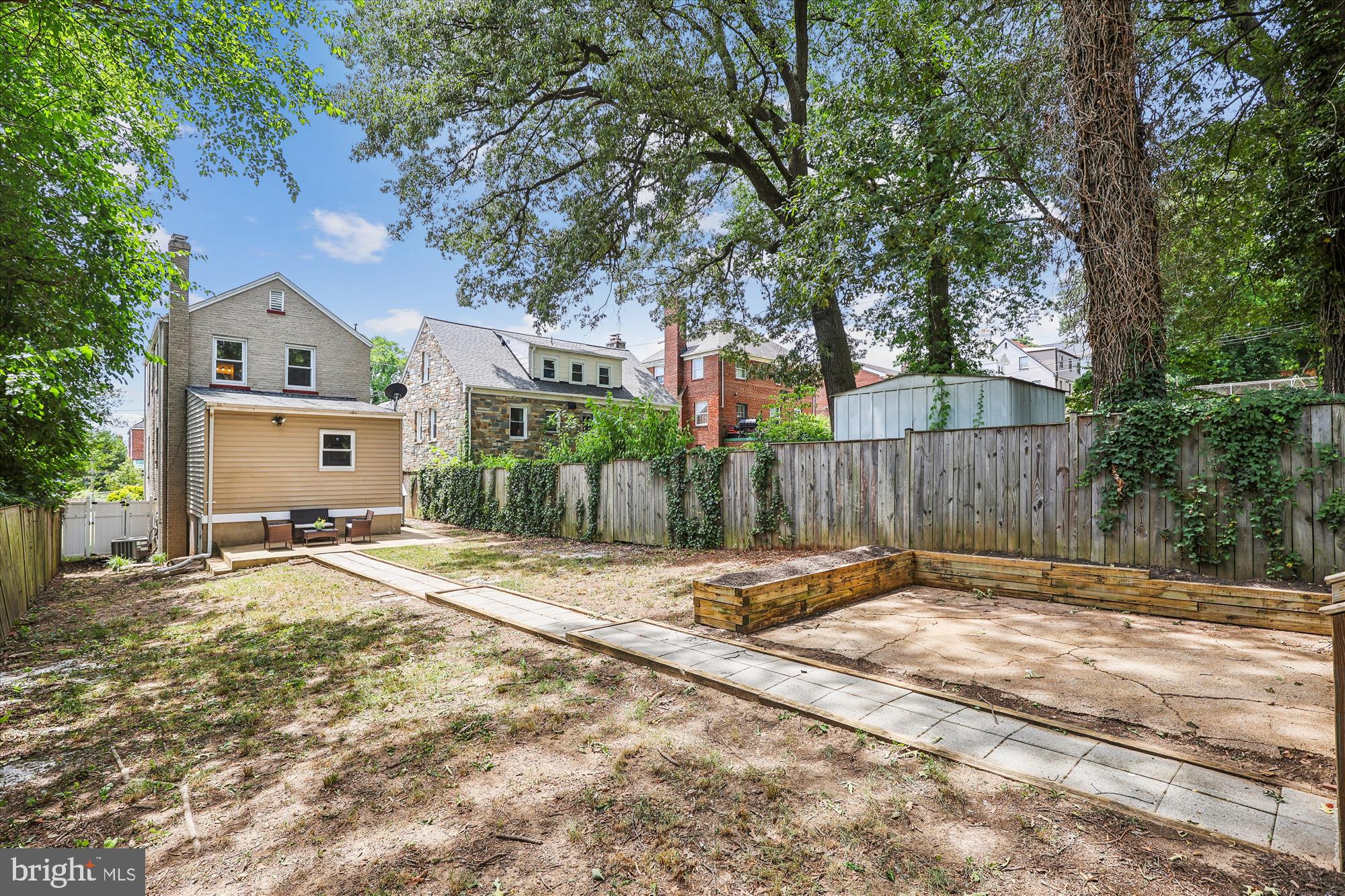 338 PEABODY STREET NE