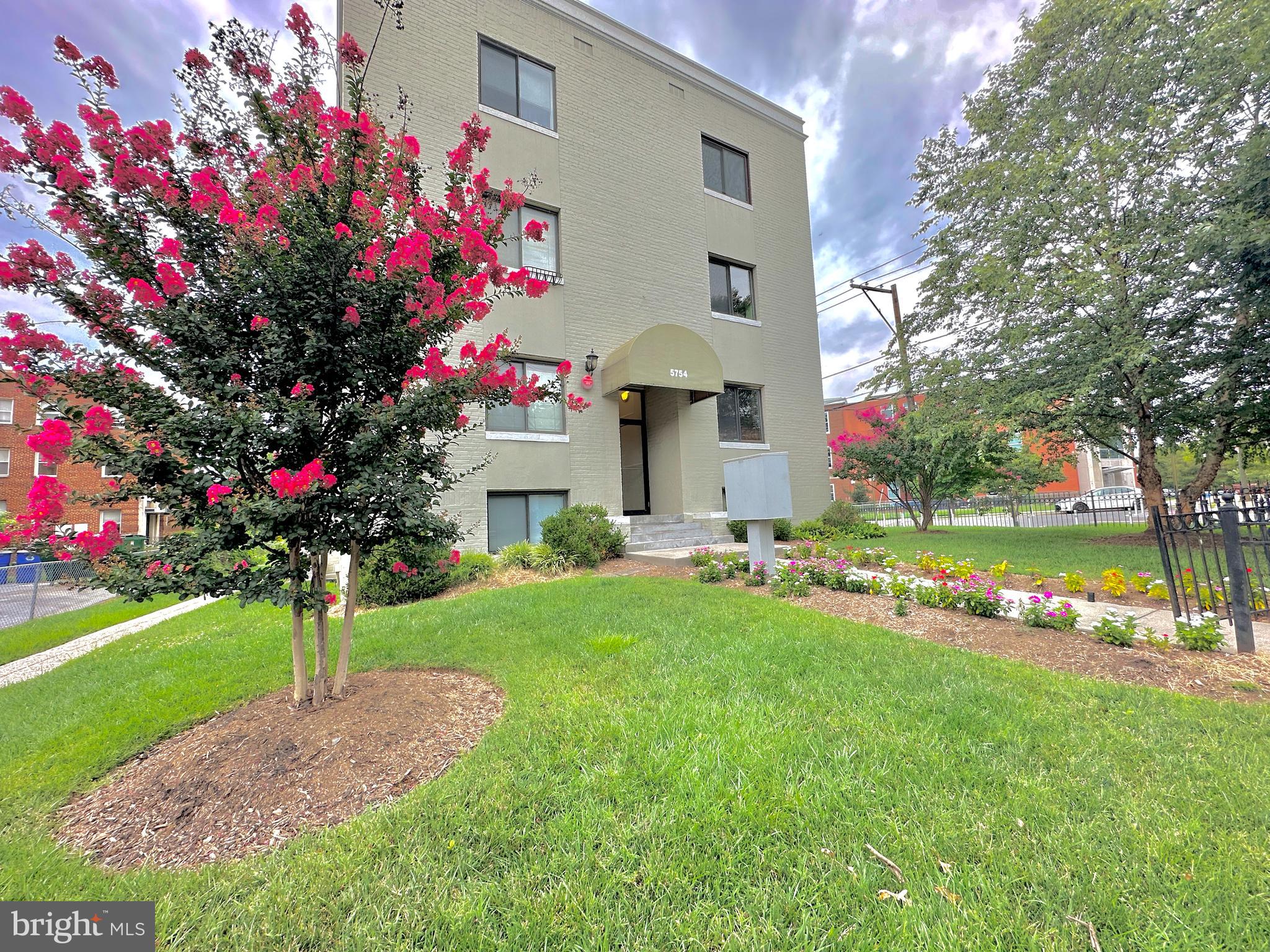 5754 COLORADO AVENUE NW 201