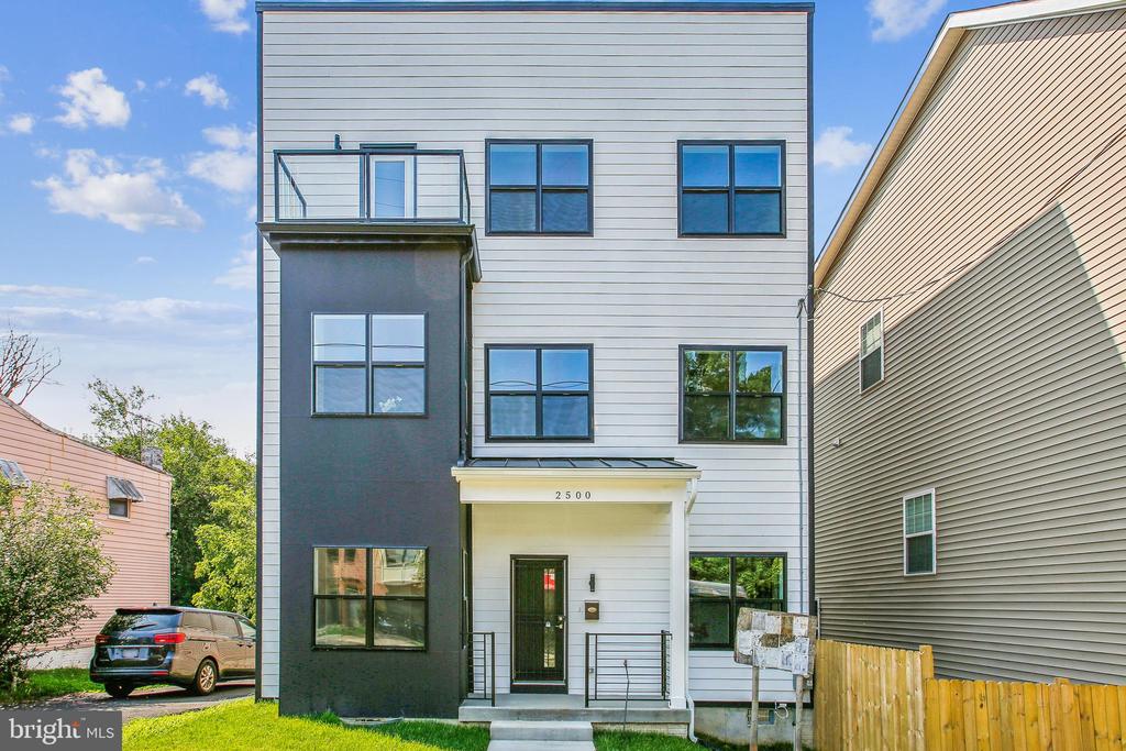 2500 ELVANS ROAD SE