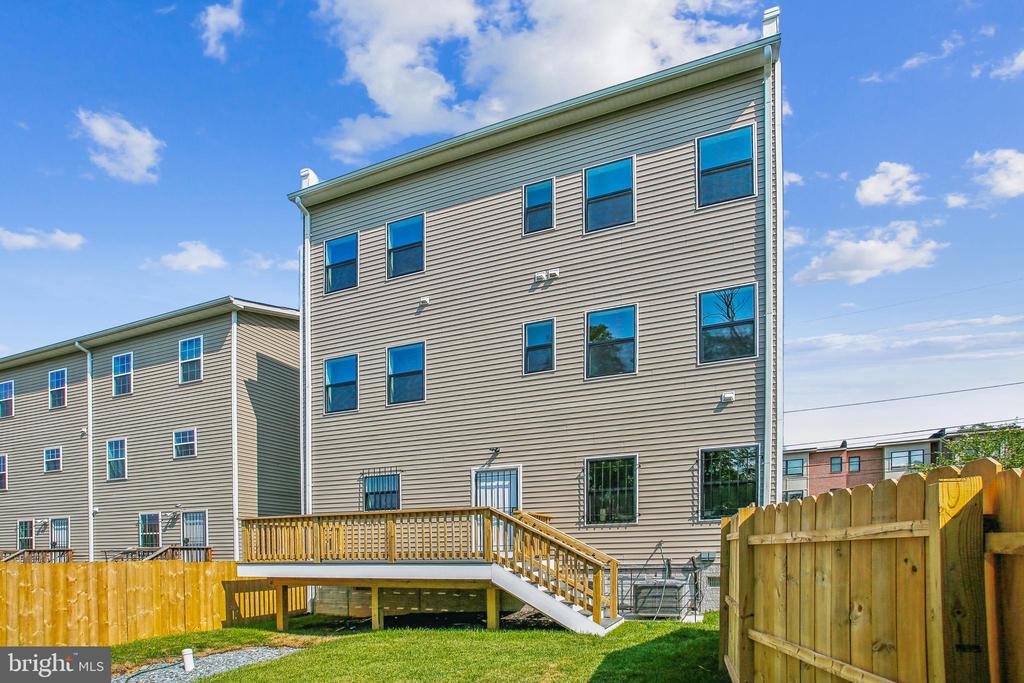 2500 ELVANS ROAD SE