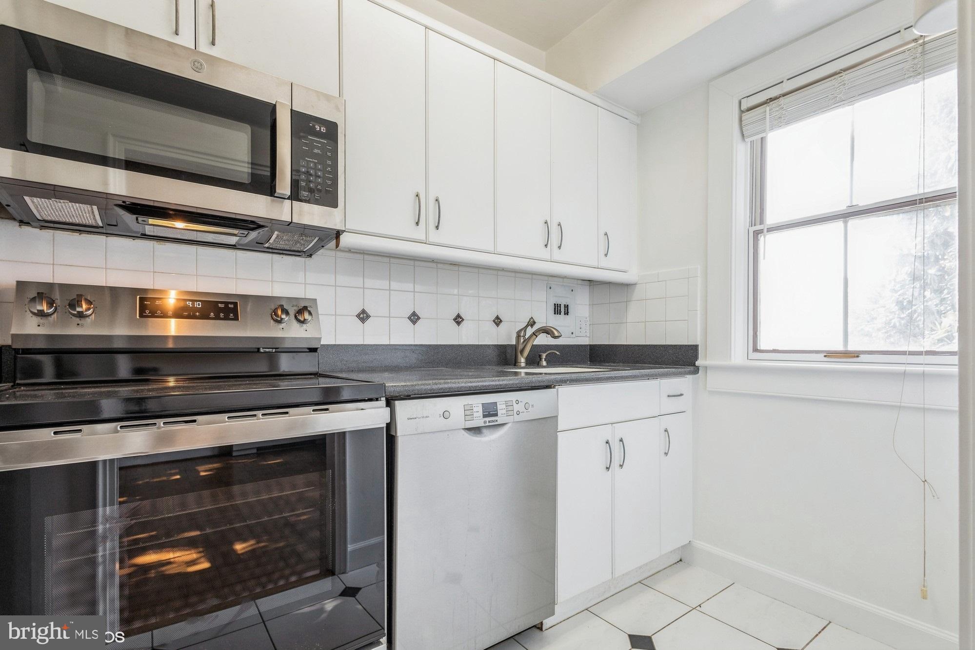 3901 CATHEDRAL AVENUE NW 307