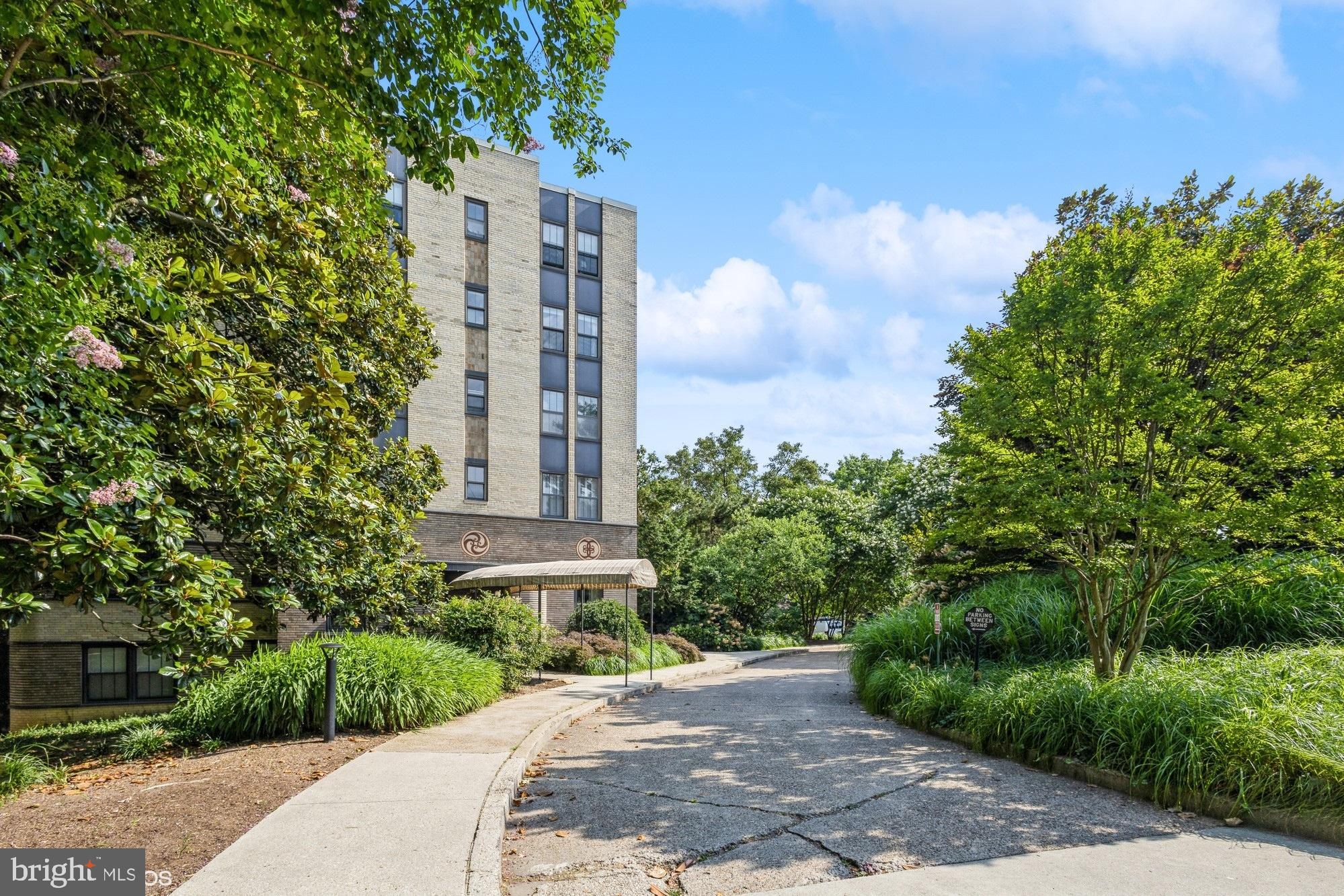 3901 CATHEDRAL AVENUE NW 307