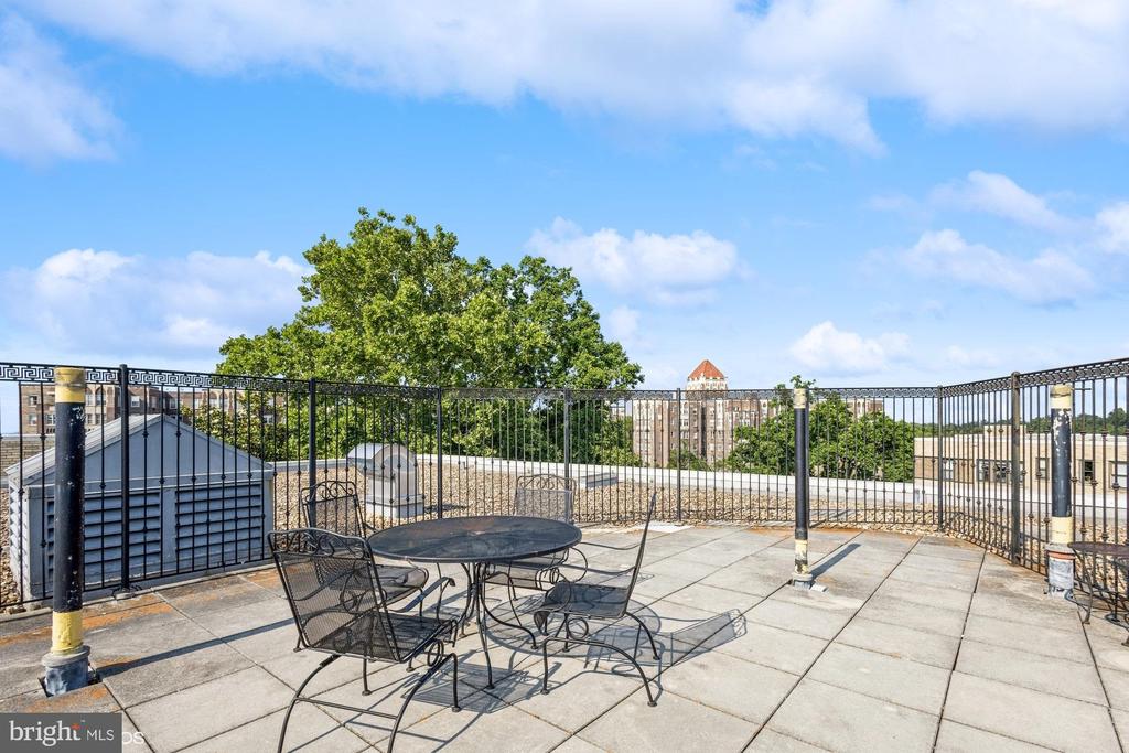 3901 CATHEDRAL AVENUE NW 307