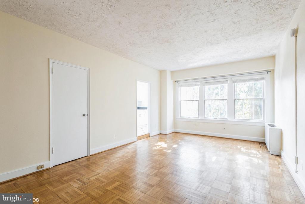 3901 CATHEDRAL AVENUE NW 307