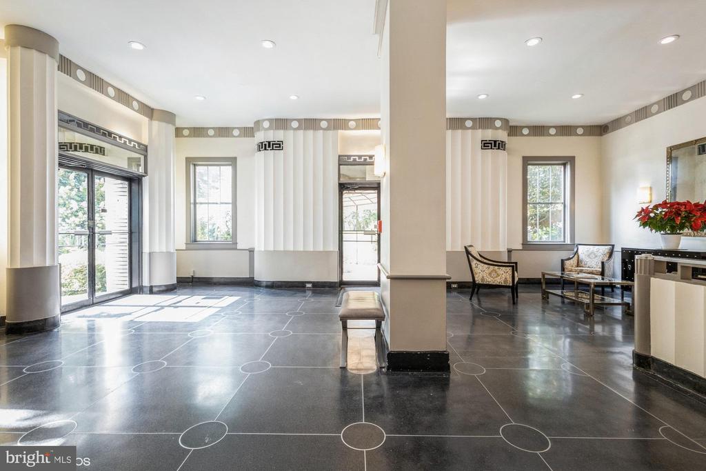 3901 CATHEDRAL AVENUE NW 307