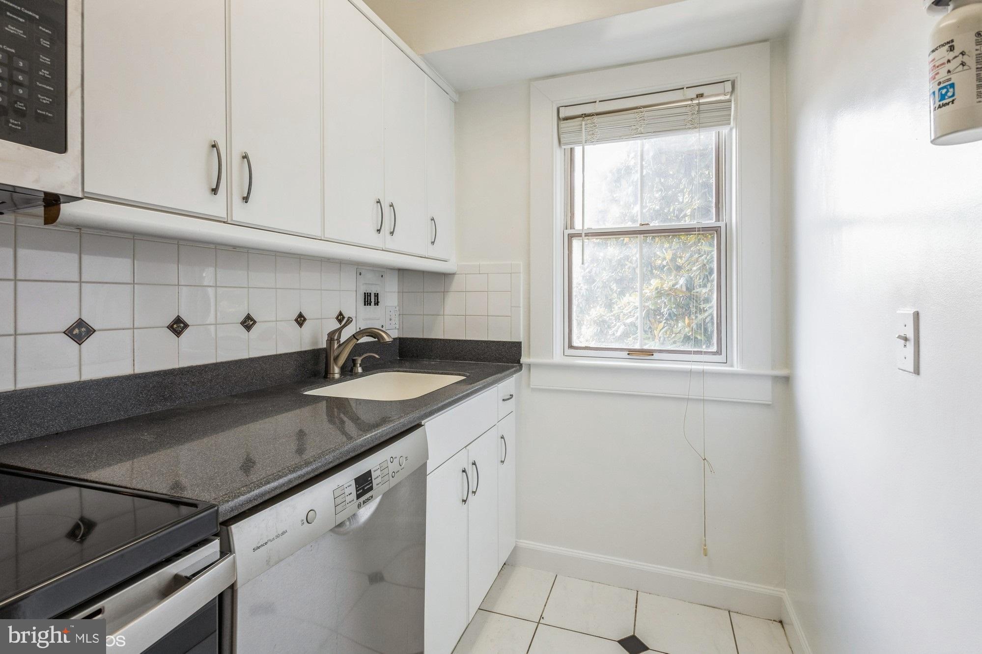 3901 CATHEDRAL AVENUE NW 307